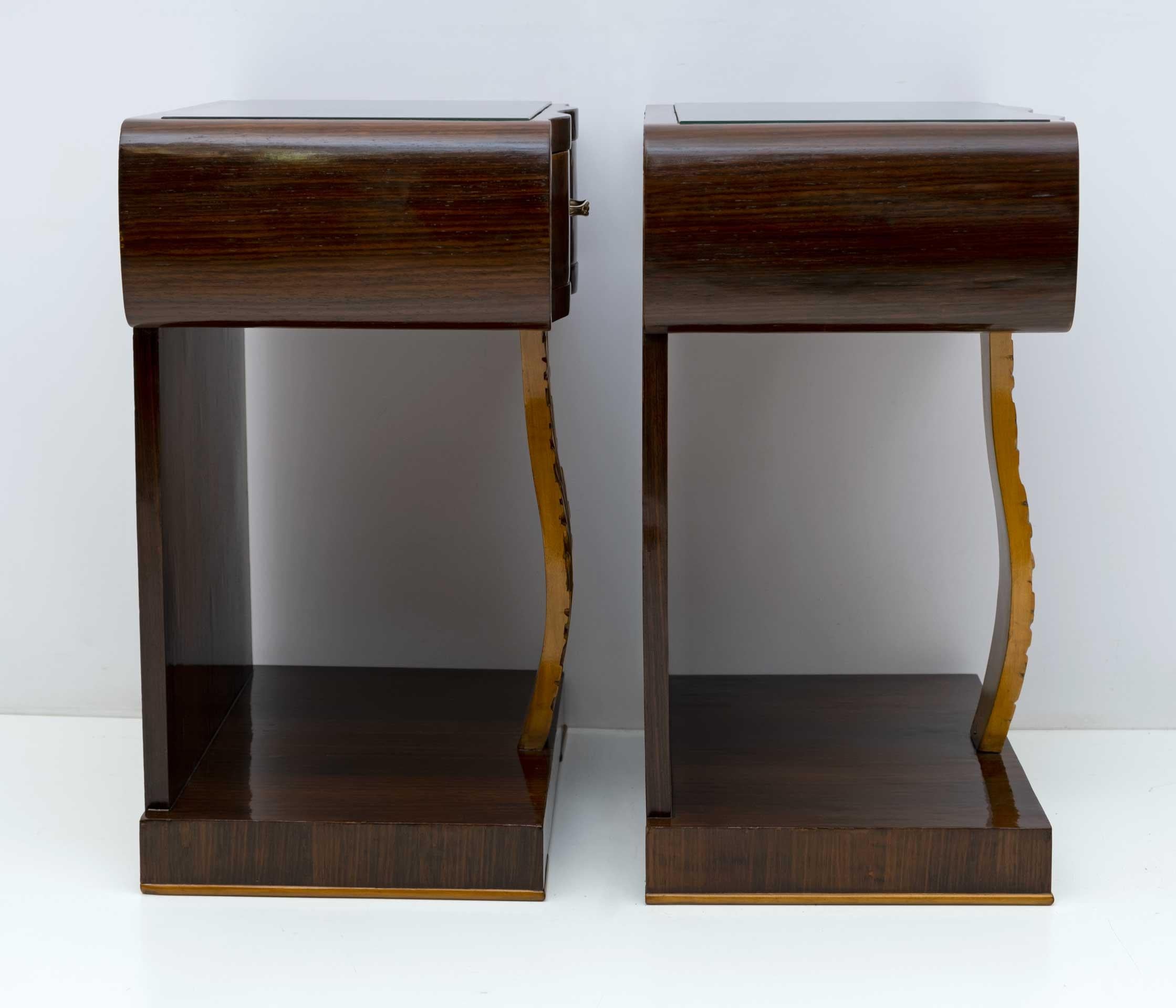 Pair of Art Deco Italian Walnut Briar and Maple Bedside Tables, 1920s For Sale 2