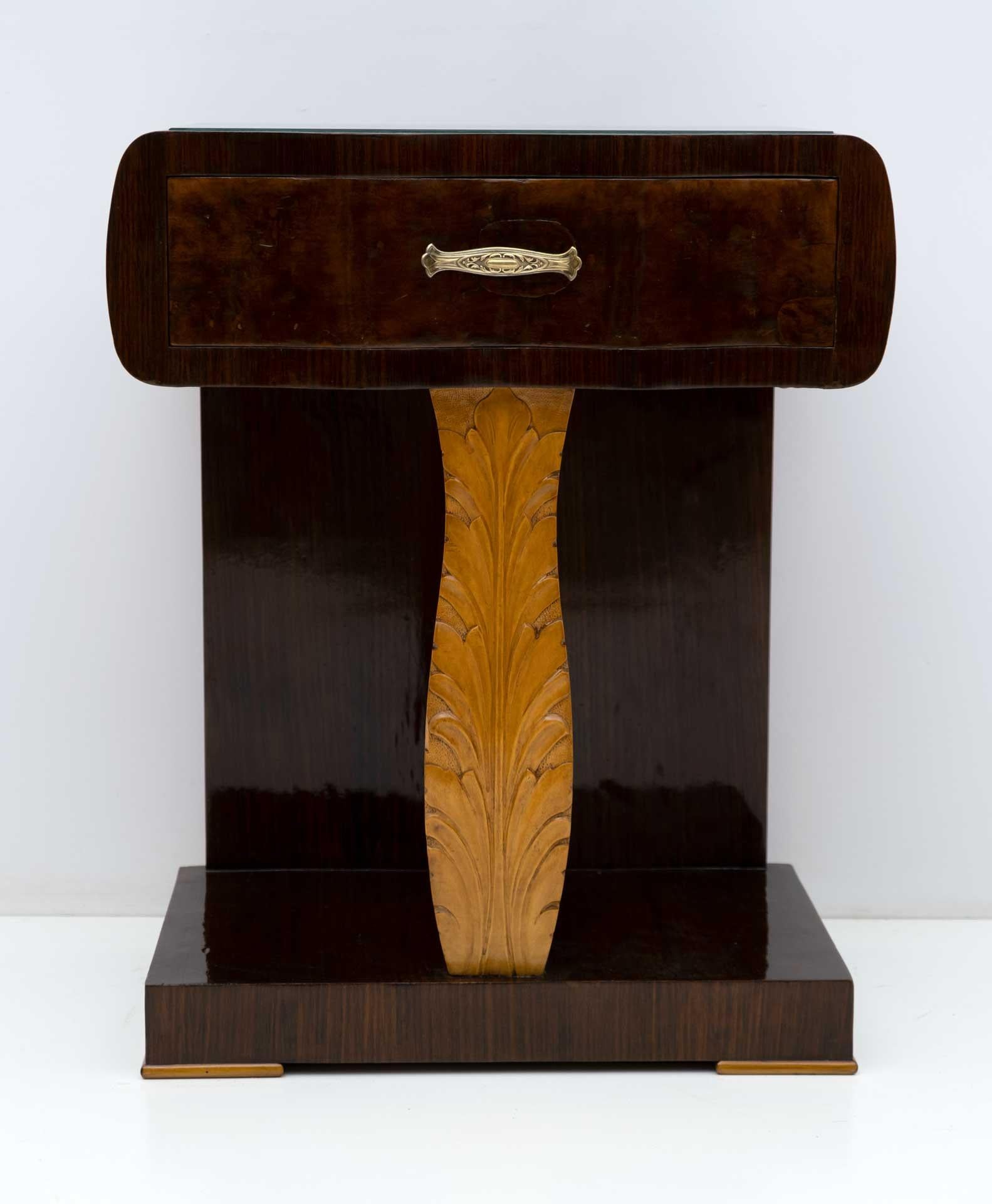 Pair of Art Deco Italian Walnut Briar and Maple Bedside Tables, 1920s For Sale 5