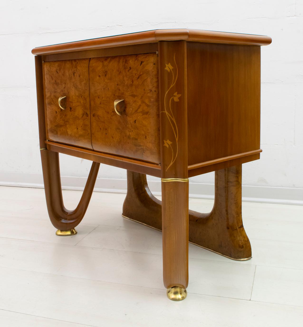 Brass Pair of Art Deco Italian Walnut Wood and Walnut Root Night Stands, 1920s