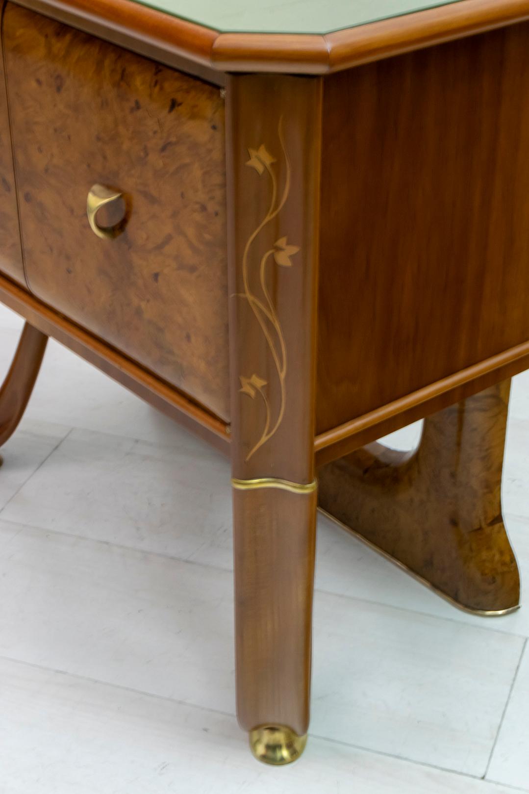 Pair of Art Deco Italian Walnut Wood and Walnut Root Night Stands, 1920s 1