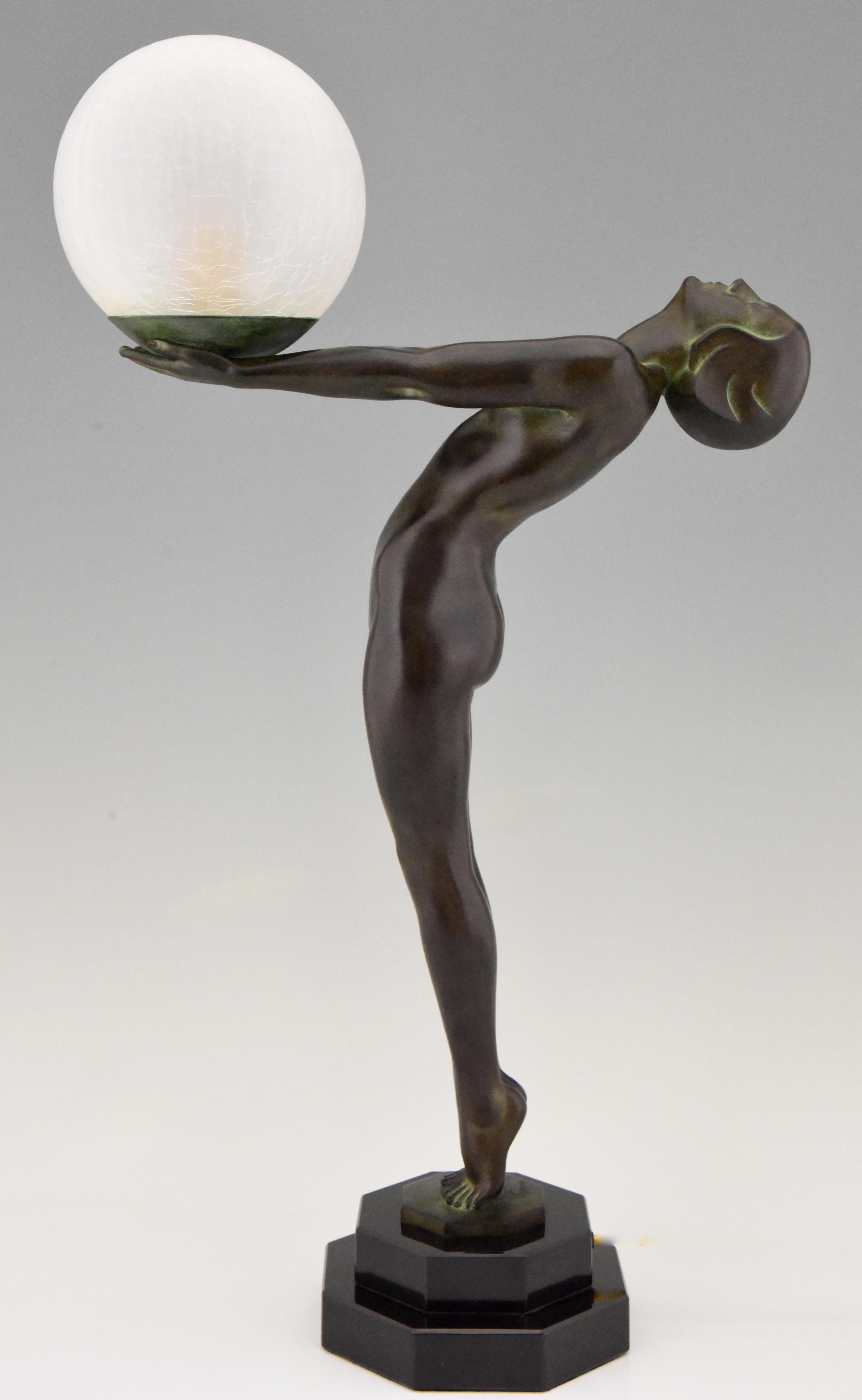 XXI secolo e contemporaneo Coppia di lampade in stile Art Déco Lumina Scultura di nudo in piedi Max Le Verrier in vendita
