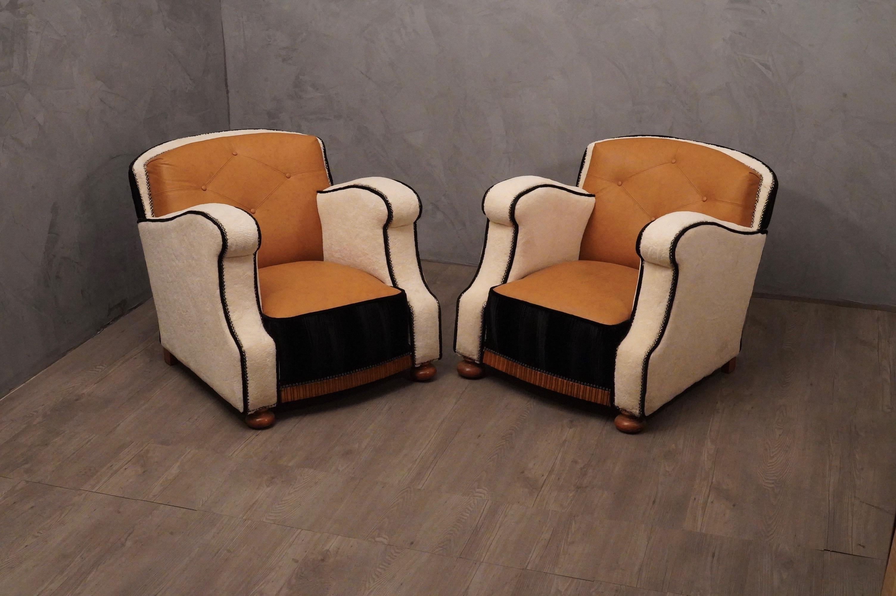 Pair of Art Deco Leather Black and White Velvet Italian Club Chairs, 1930 4