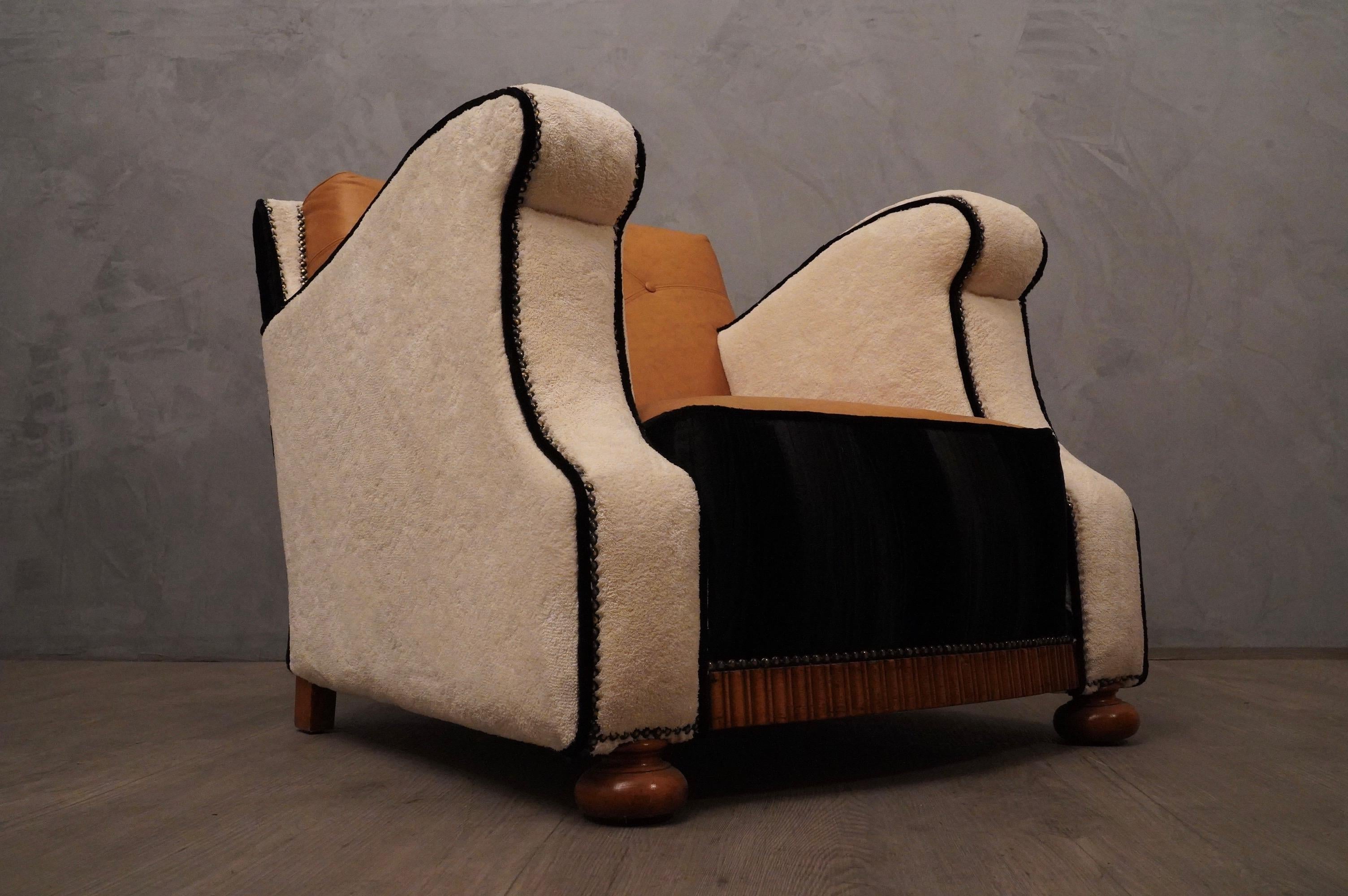 Mid-20th Century Pair of Art Deco Leather Black and White Velvet Italian Club Chairs, 1930