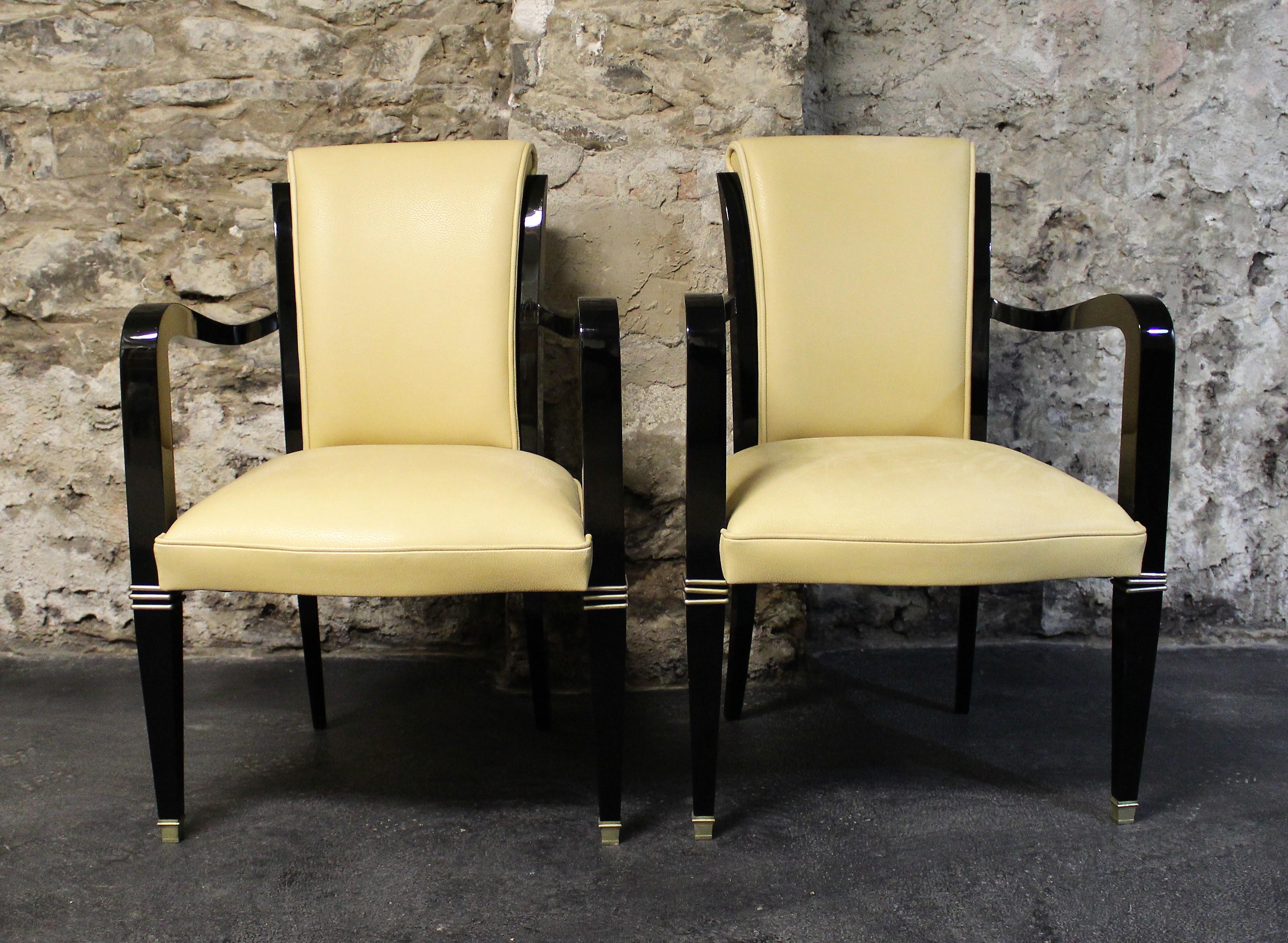 Pair of Art Deco Leather and Polished Ebonized Frame Armchairs In Good Condition For Sale In Hamilton, Ontario