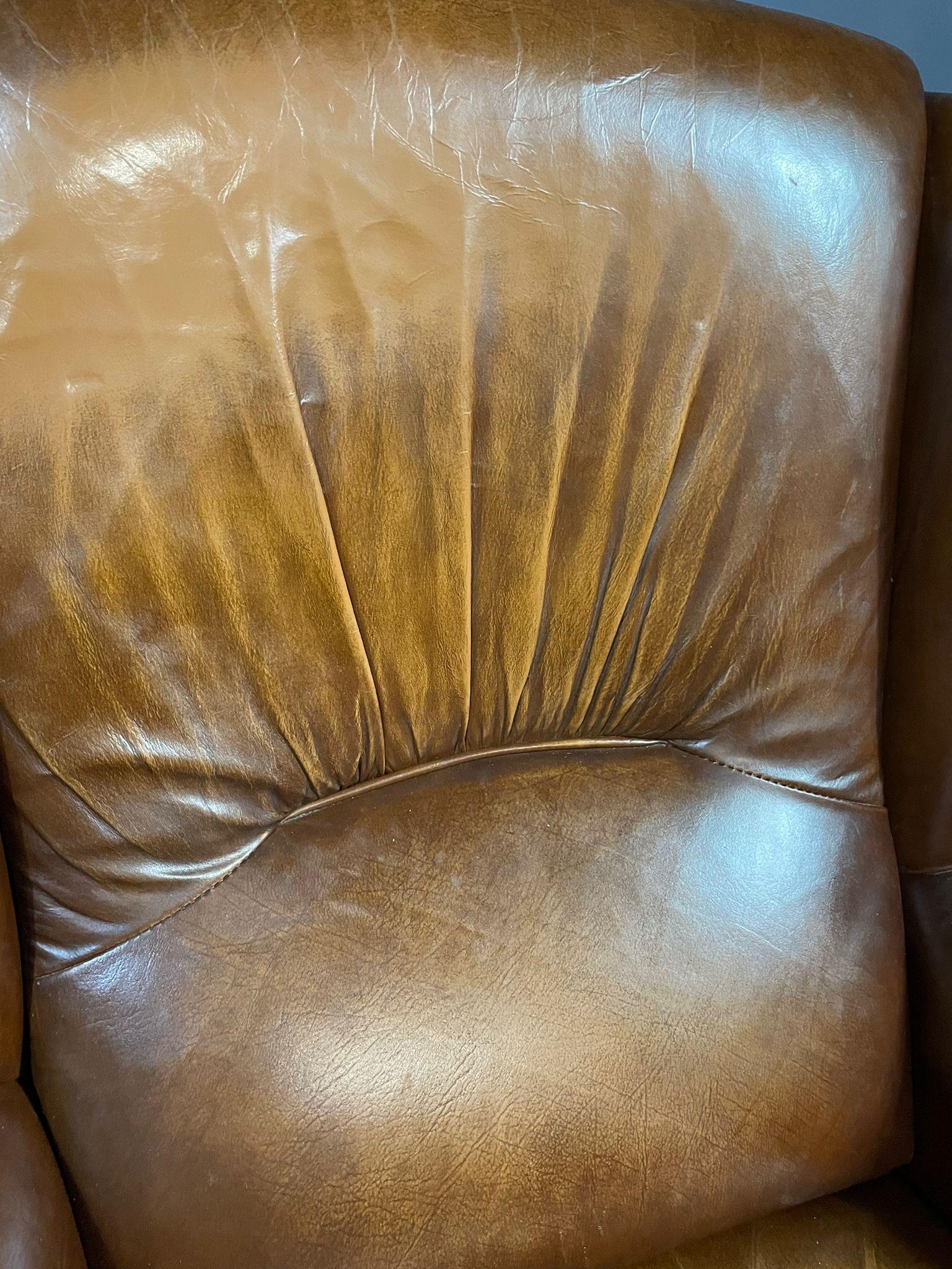 Coppia di poltrone da club in pelle Art Déco, Cecoslovacchia, anni '30 in vendita 7