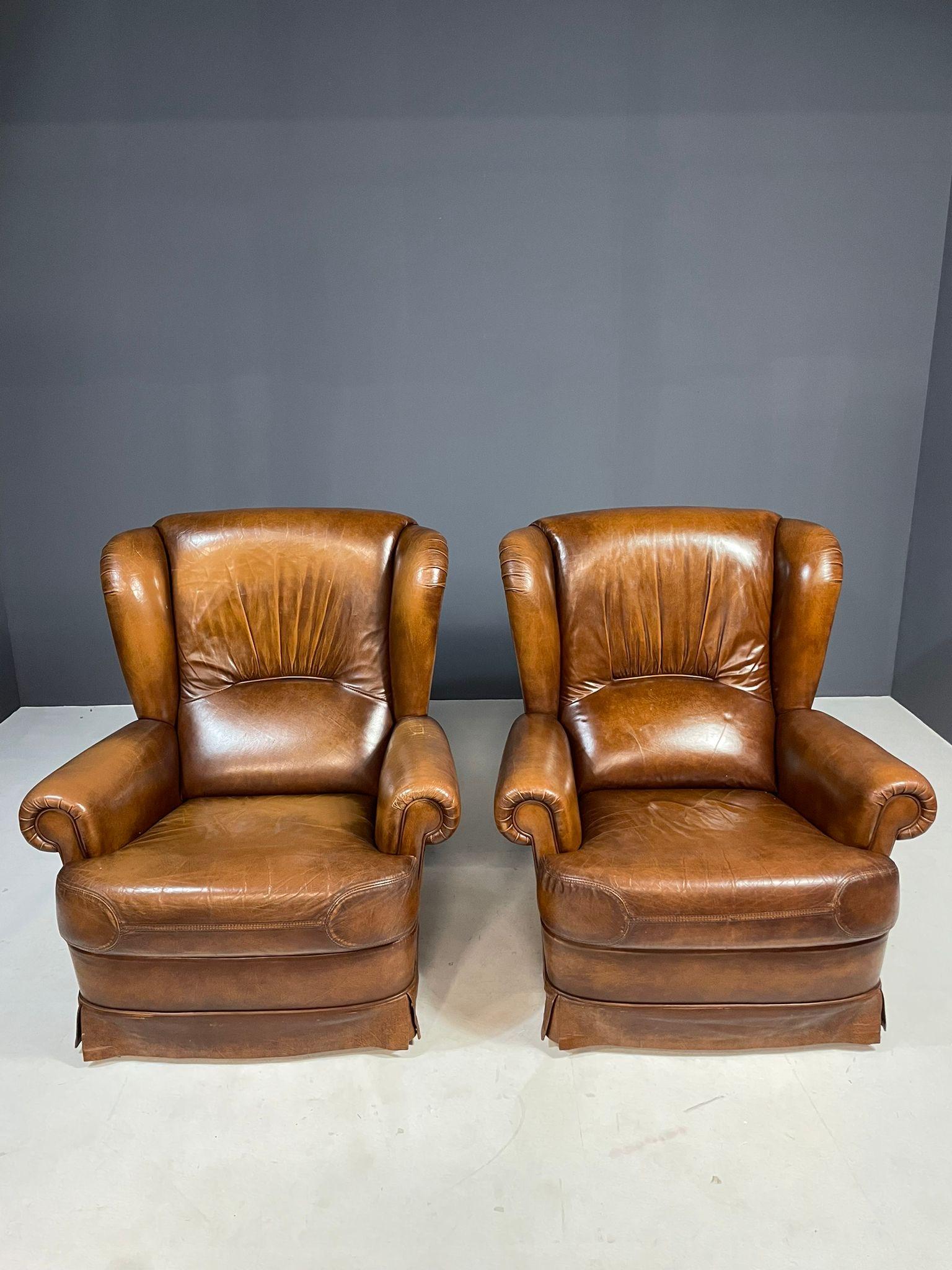 XX secolo Coppia di poltrone da club in pelle Art Déco, Cecoslovacchia, anni '30 in vendita