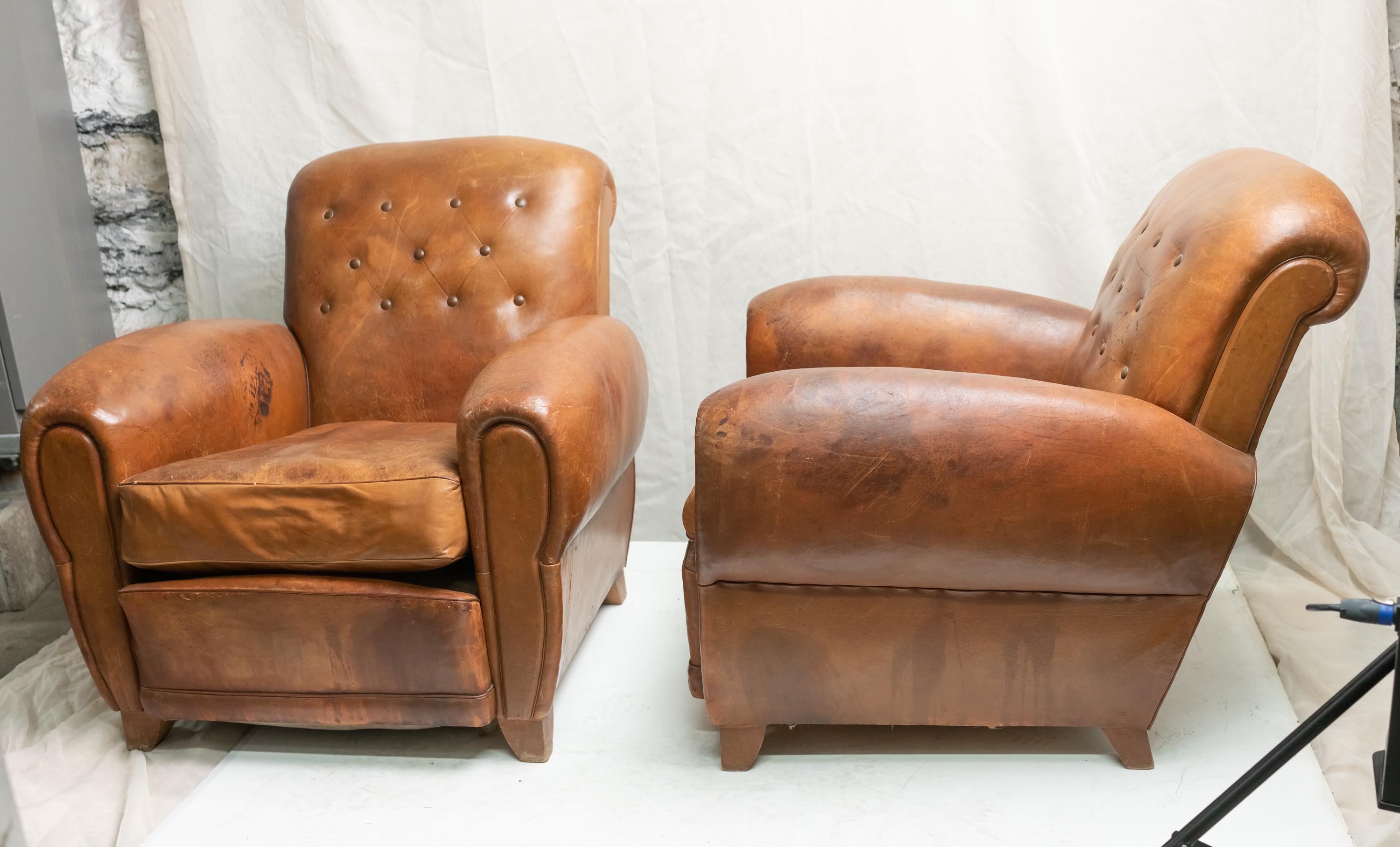 Paire de fauteuils club en cuir Art Déco en vente 7