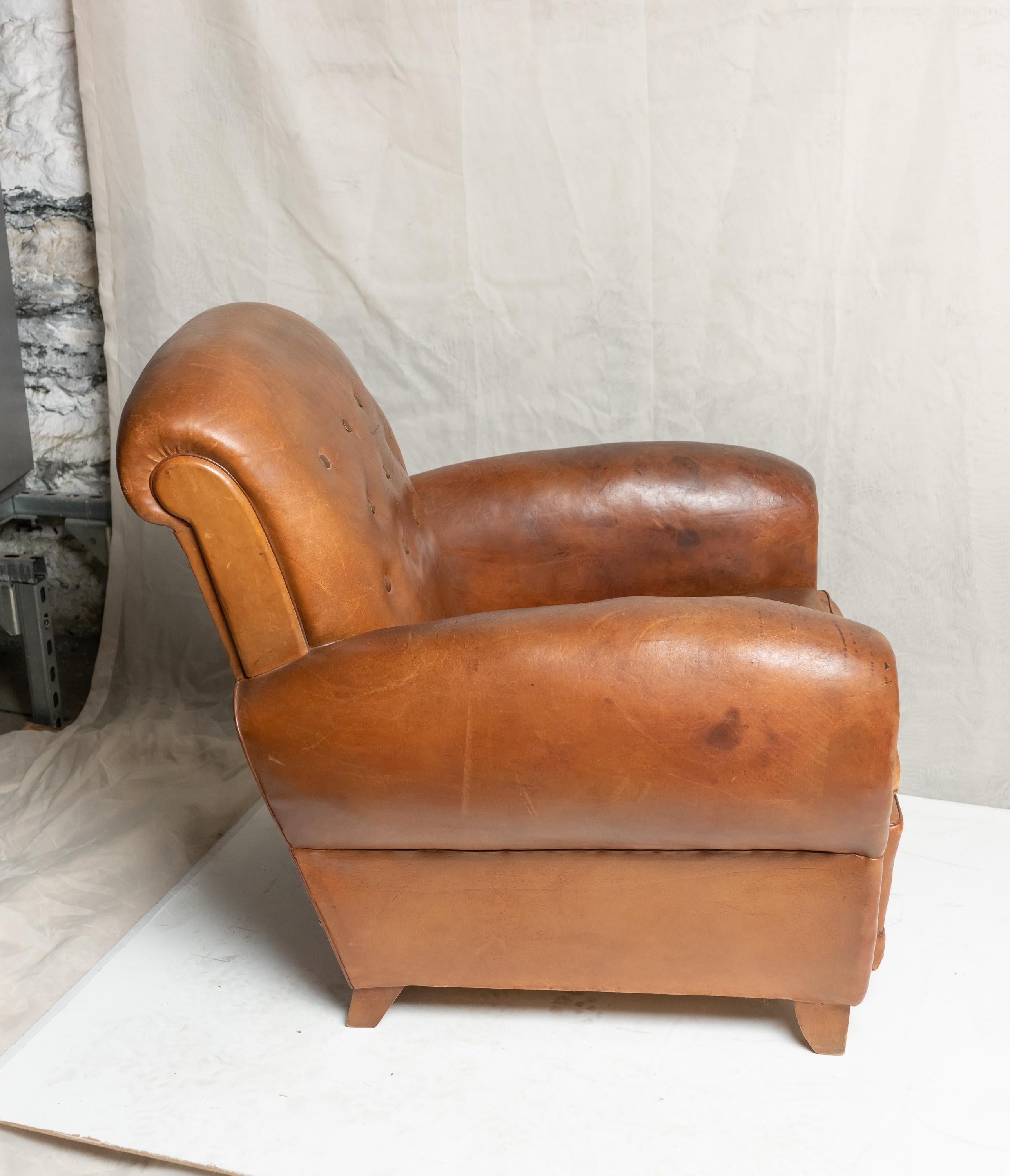 Paire de fauteuils club en cuir Art Déco en vente 8