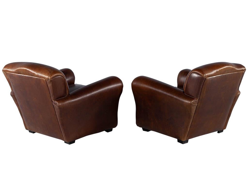 Pareja de sillones Club de cuero de estilo Art Déco, hacia la década de 1950 en Excelente estado para la venta en North York, ON