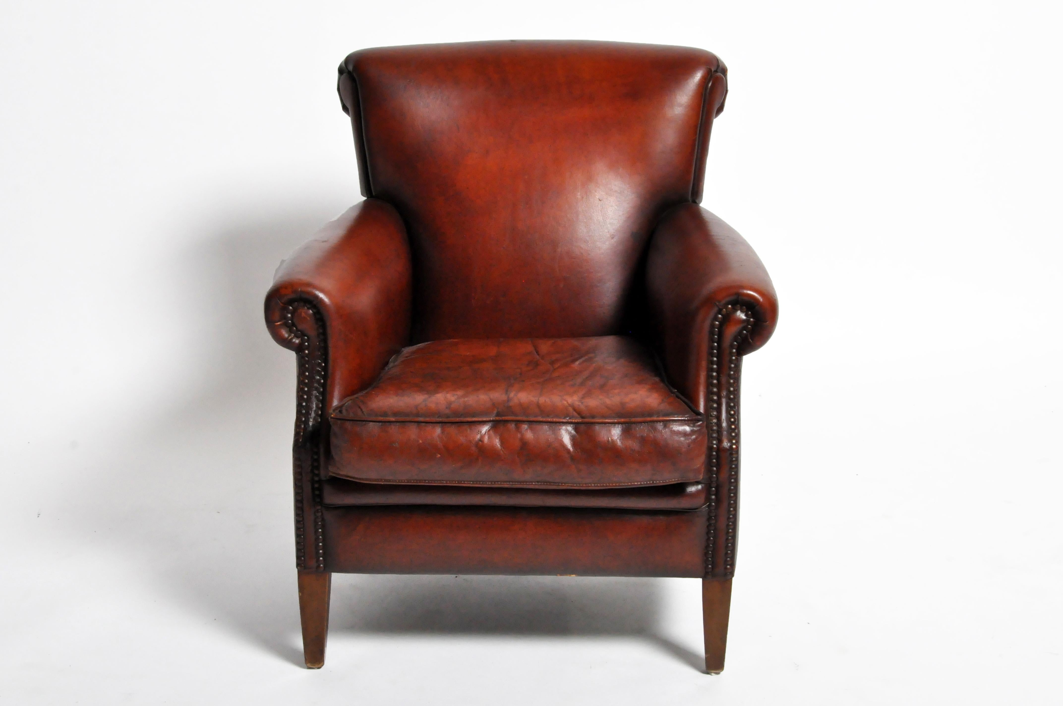 Pair of Art Deco Leather Club Chairs In Good Condition In Chicago, IL