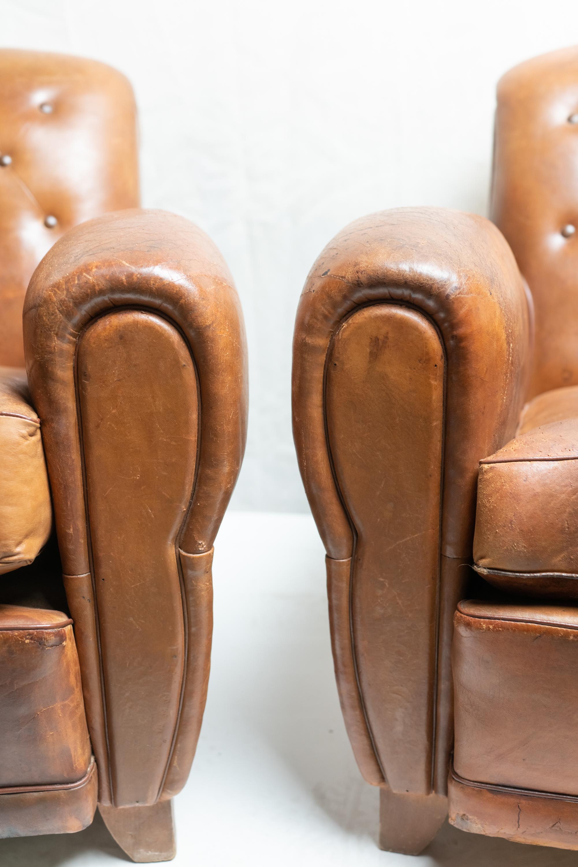 Pair of Art Deco Leather Club Chairs In Good Condition For Sale In Montreal, QC