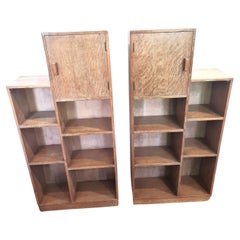 Paire de petites bibliothèques ou tables de chevet en chêne chaulé Art Déco