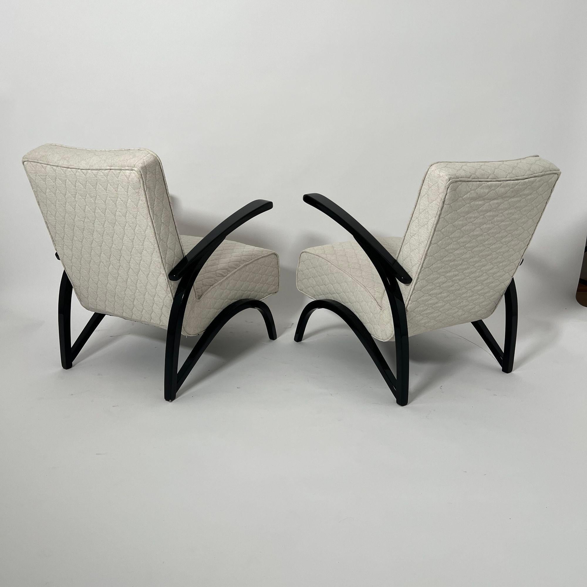 Paar Art Deco Lounge Chairs von J. Halabala, schwarzer Lack, Tschechien um 1930 (Lackiert) im Angebot