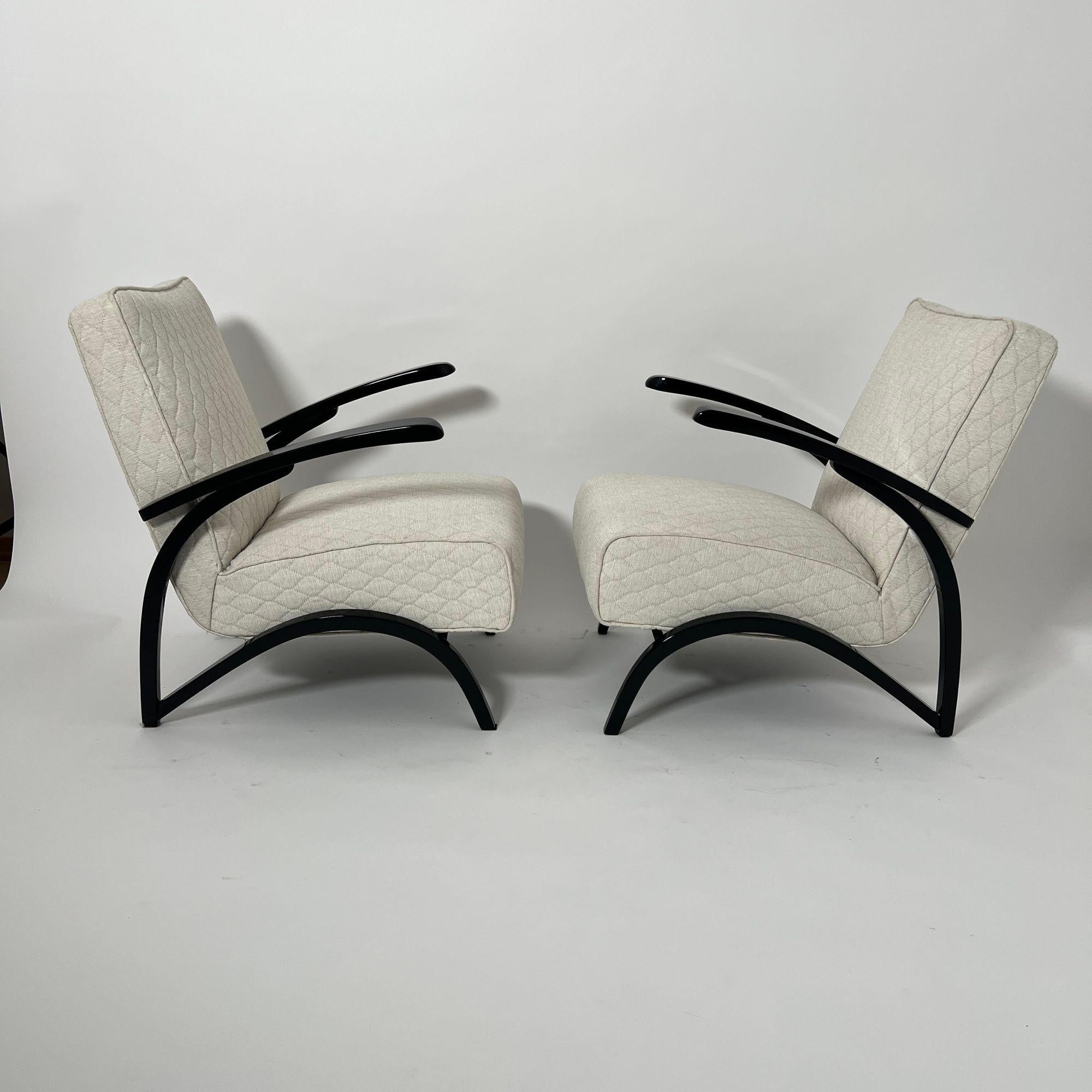 Paar Art Deco Lounge Chairs von J. Halabala, schwarzer Lack, Tschechien um 1930 (Frühes 20. Jahrhundert) im Angebot