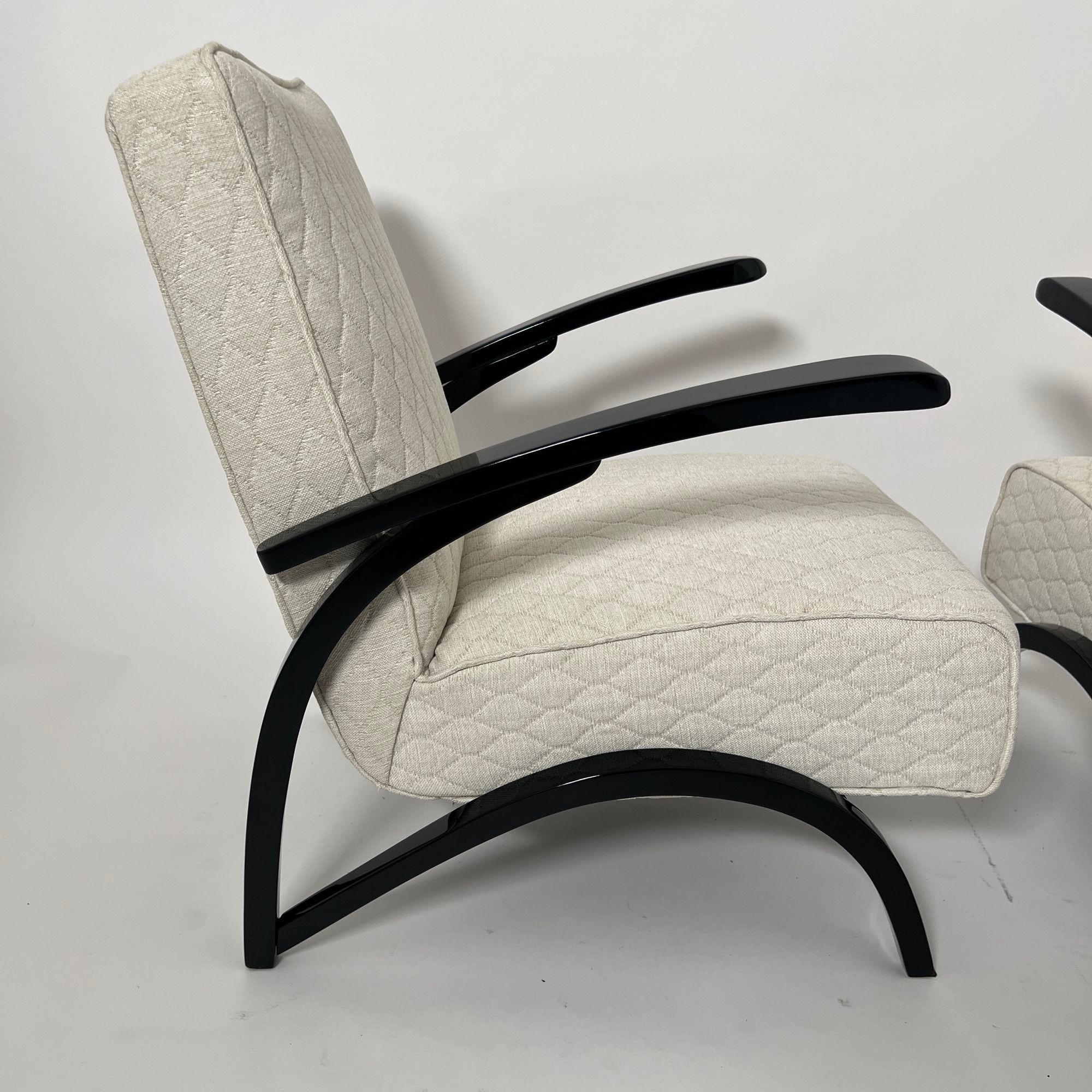 Paar Art Deco Lounge Chairs von J. Halabala, schwarzer Lack, Tschechien um 1930 (Stoff) im Angebot