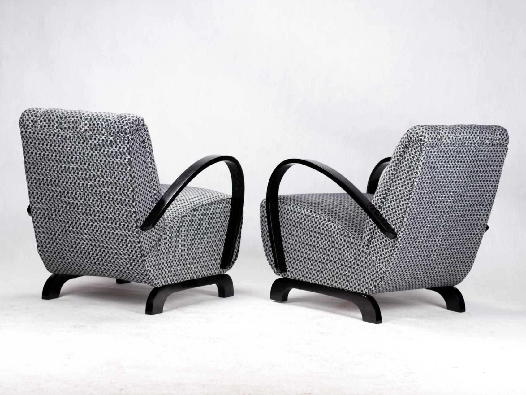 Mid-20th Century Pair of Art Deco Lounge Chairs by Jindrich Halabala for UP Zavody Brno, 1930s