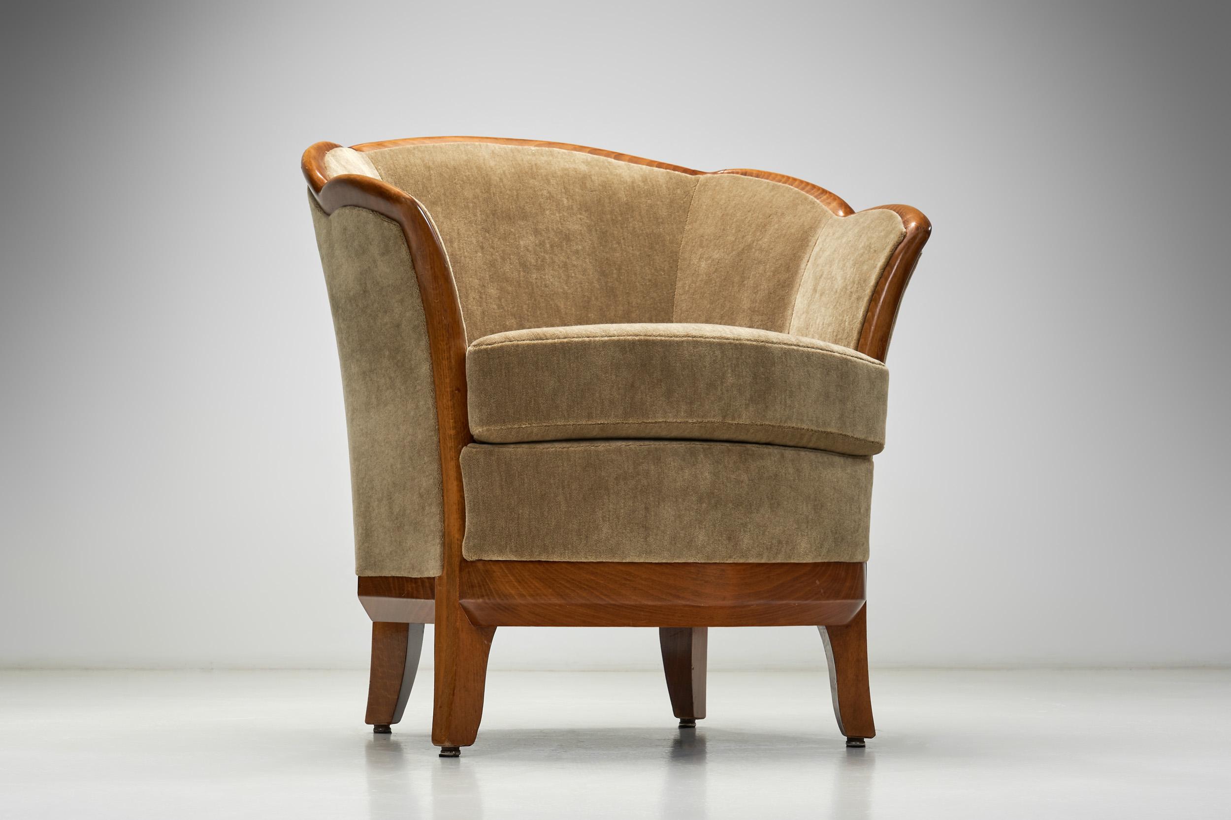 Paar Art Deco Lounge Chairs, Europa Erste Hälfte des 20. Jahrhunderts (Stoff) im Angebot