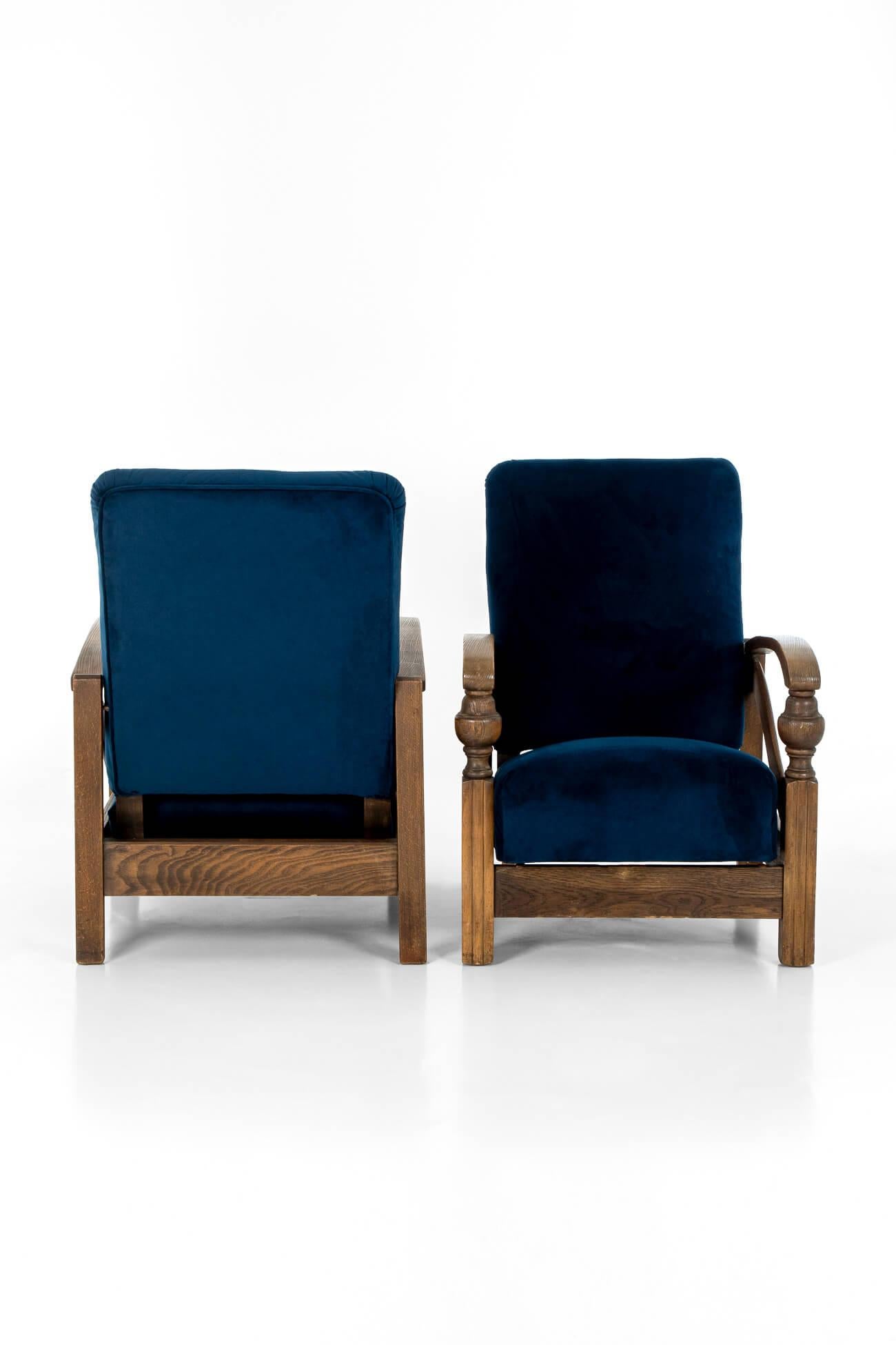 Mid-20th Century Pair of Art Deco Lounge Chairs For Sale