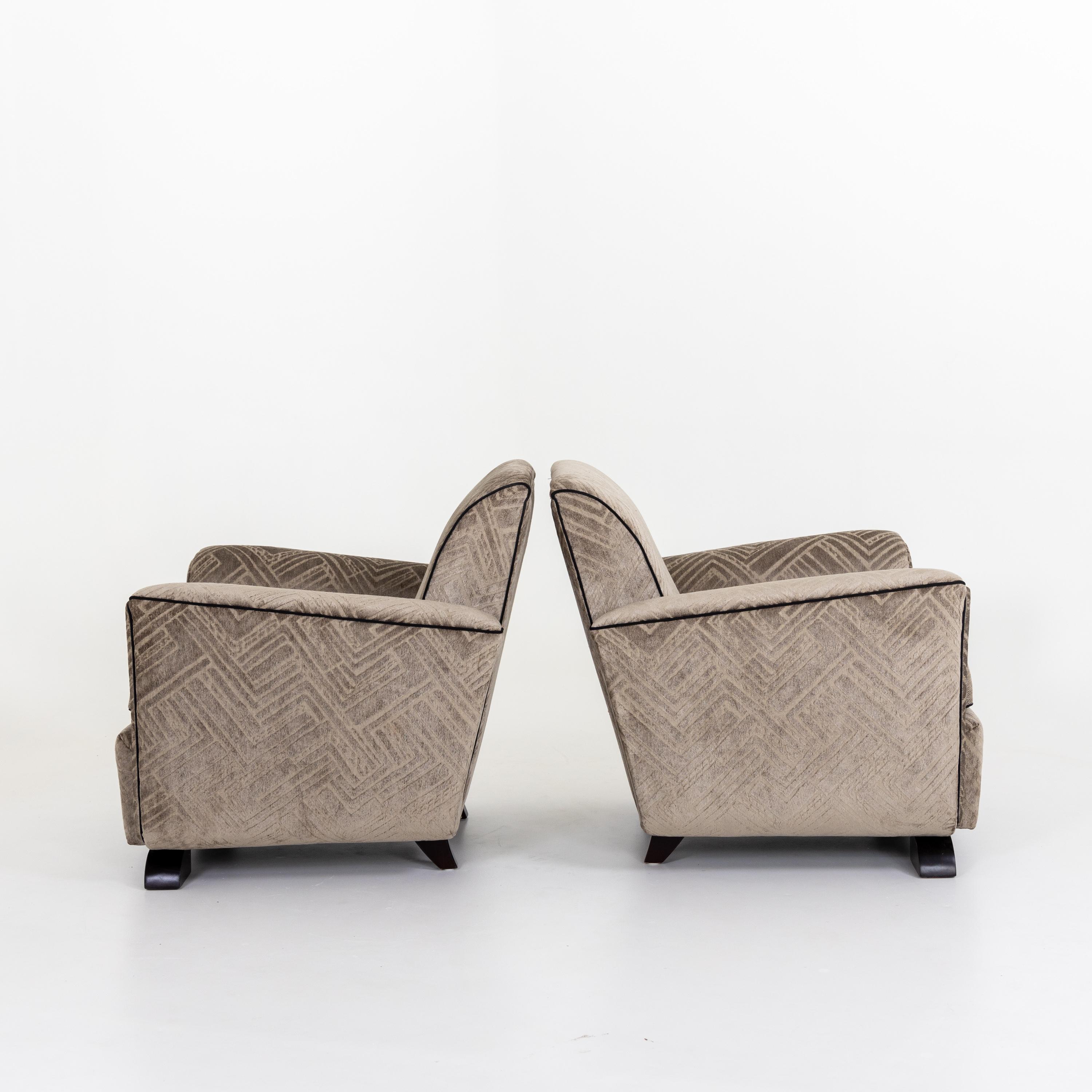 Early 20th Century Pair of Art Deco Lounge Chairs, France, 1920s For Sale
