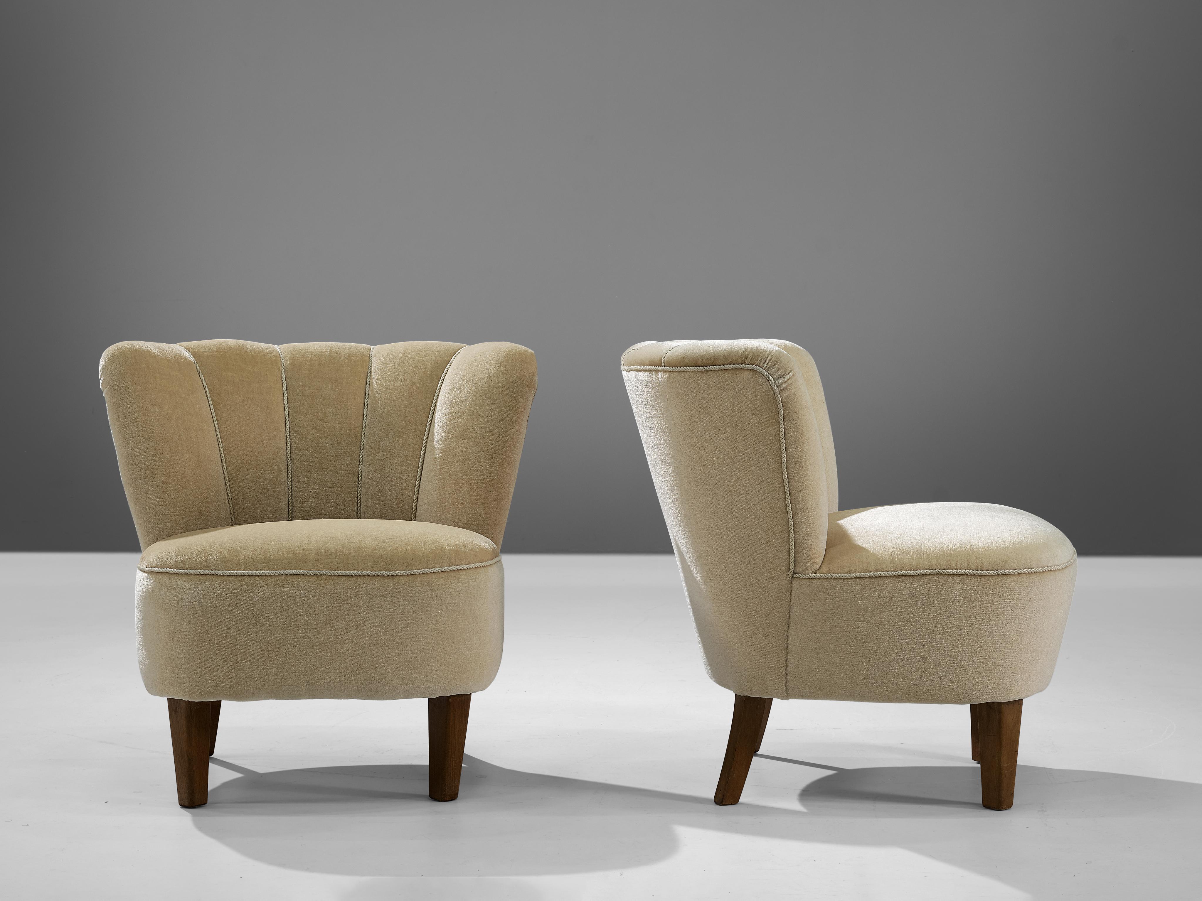 Pair of Art Deco Lounge Chairs in Beige Velvet Upholstery 1
