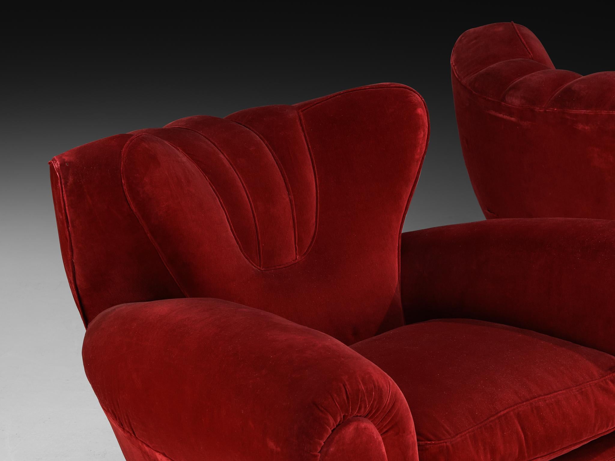 Européen Paire de chaises longues Art déco en velours rouge bourgogne en vente