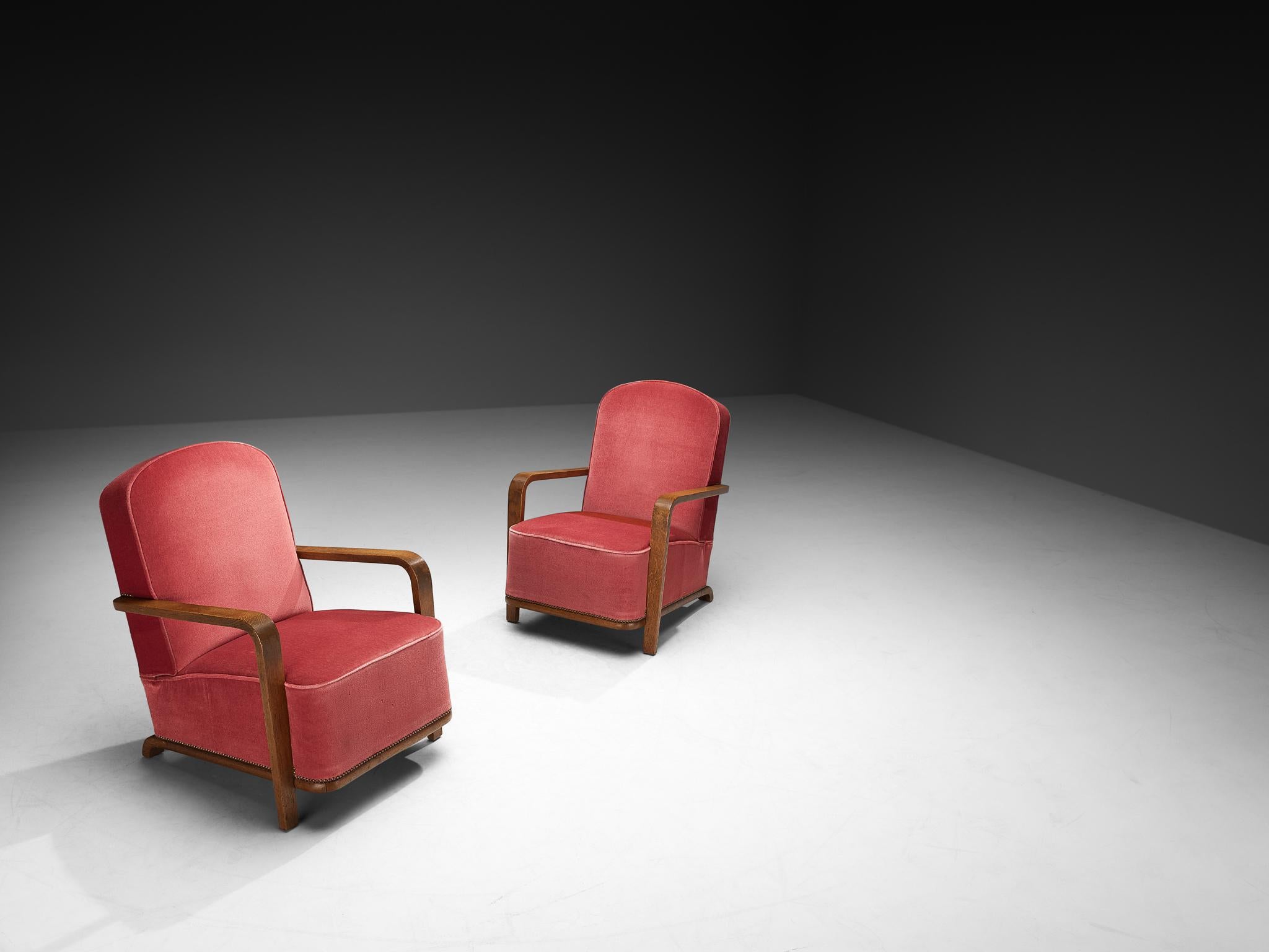 Paar Art Deco Lounge Chairs aus Eiche und rosa Samt (Europäisch) im Angebot