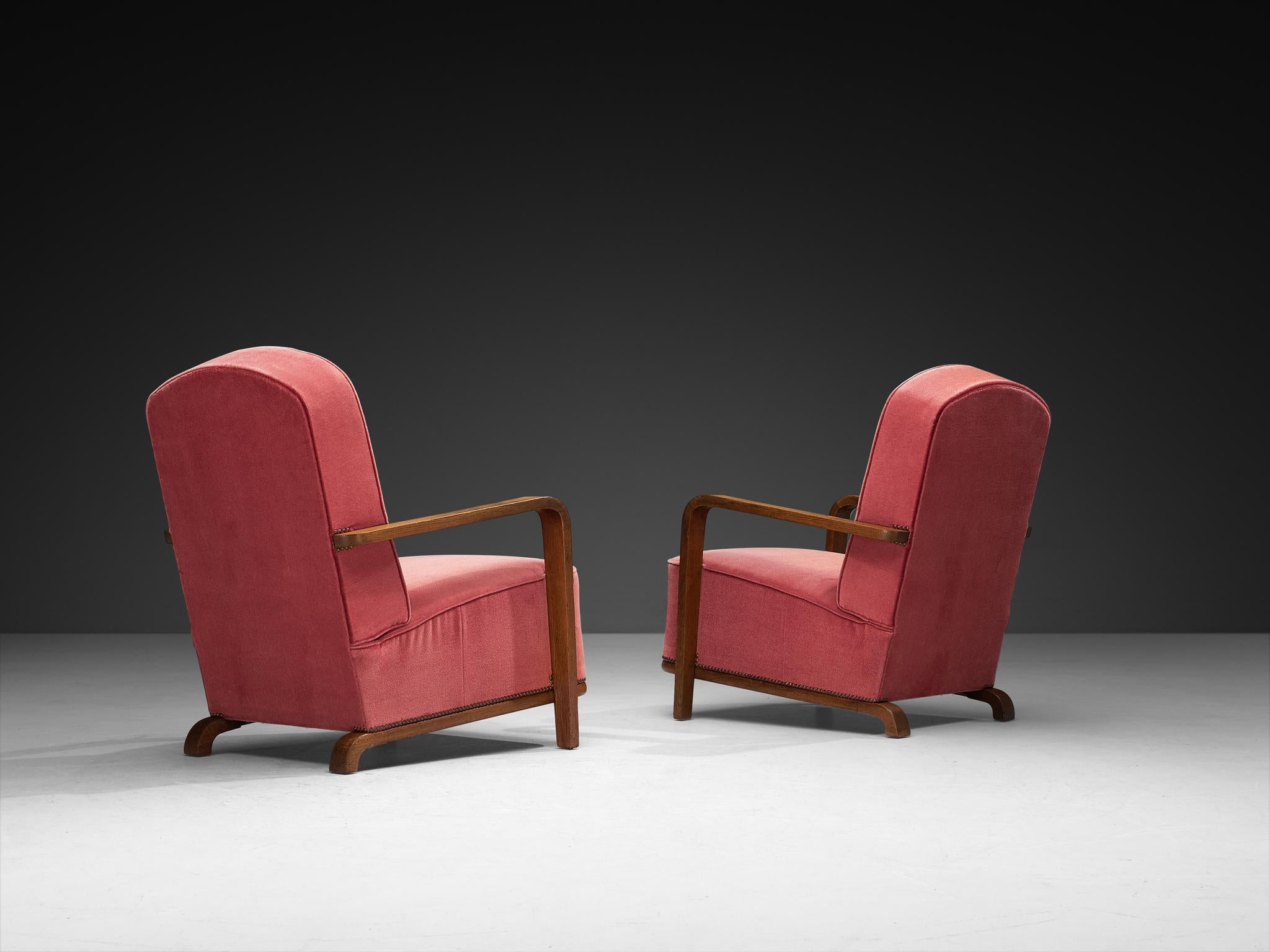 Paar Art Deco Lounge Chairs aus Eiche und rosa Samt im Zustand „Gut“ im Angebot in Waalwijk, NL