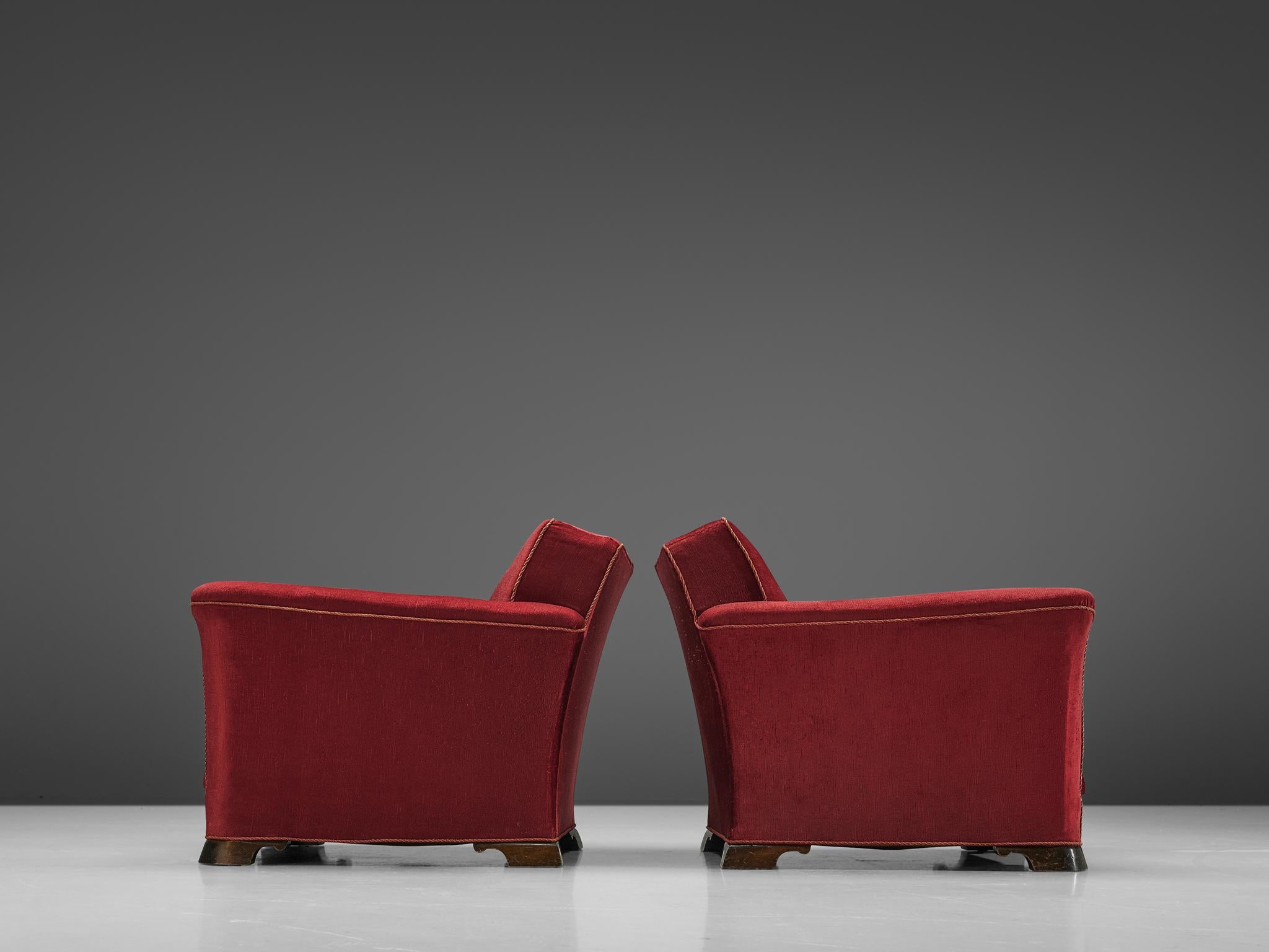 Pair of Art Deco Lounge Chairs in Red Velours In Good Condition In Waalwijk, NL