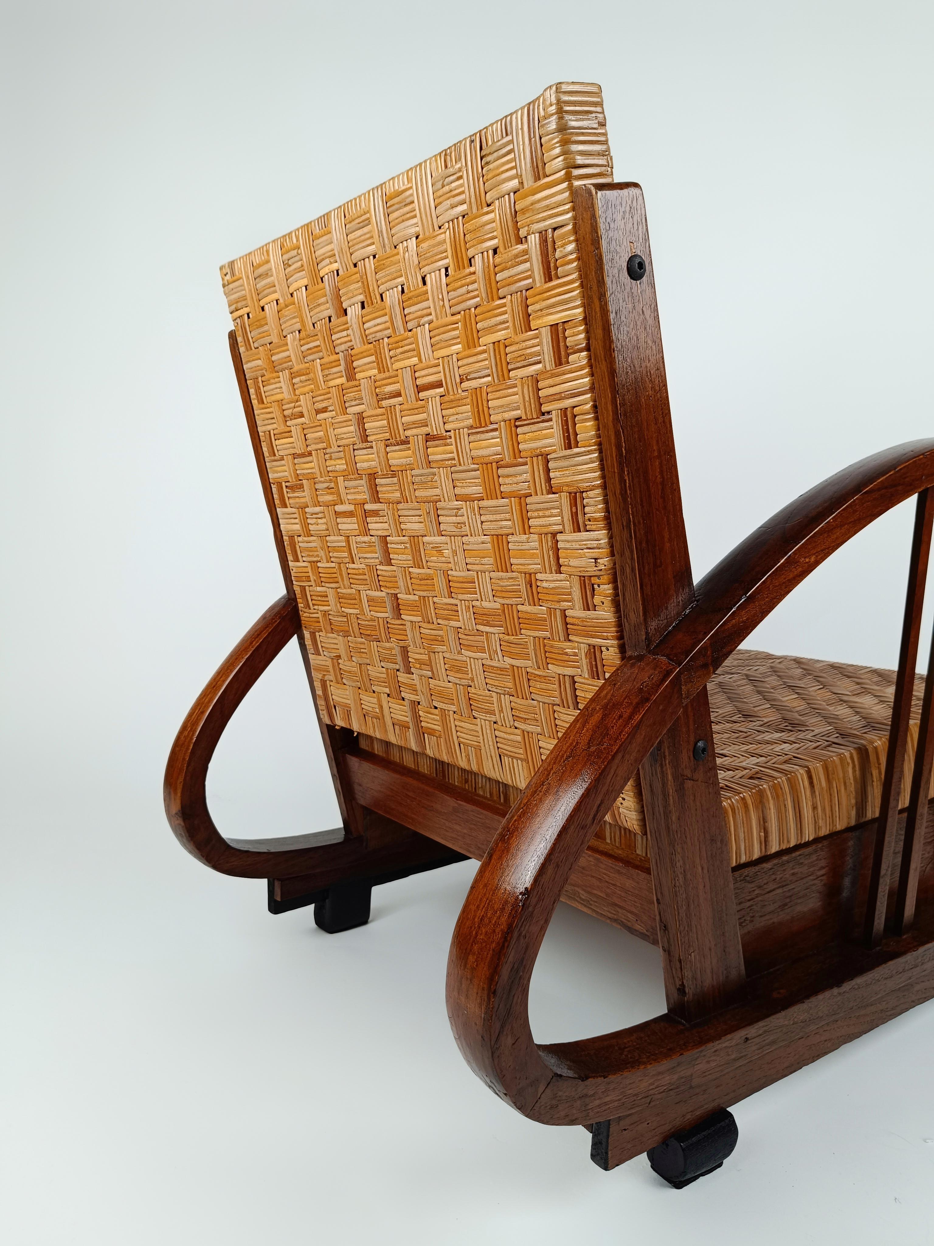 Paire de chaises longues Art déco en teck et rotin dans le style de Francis Jourdain en vente 5