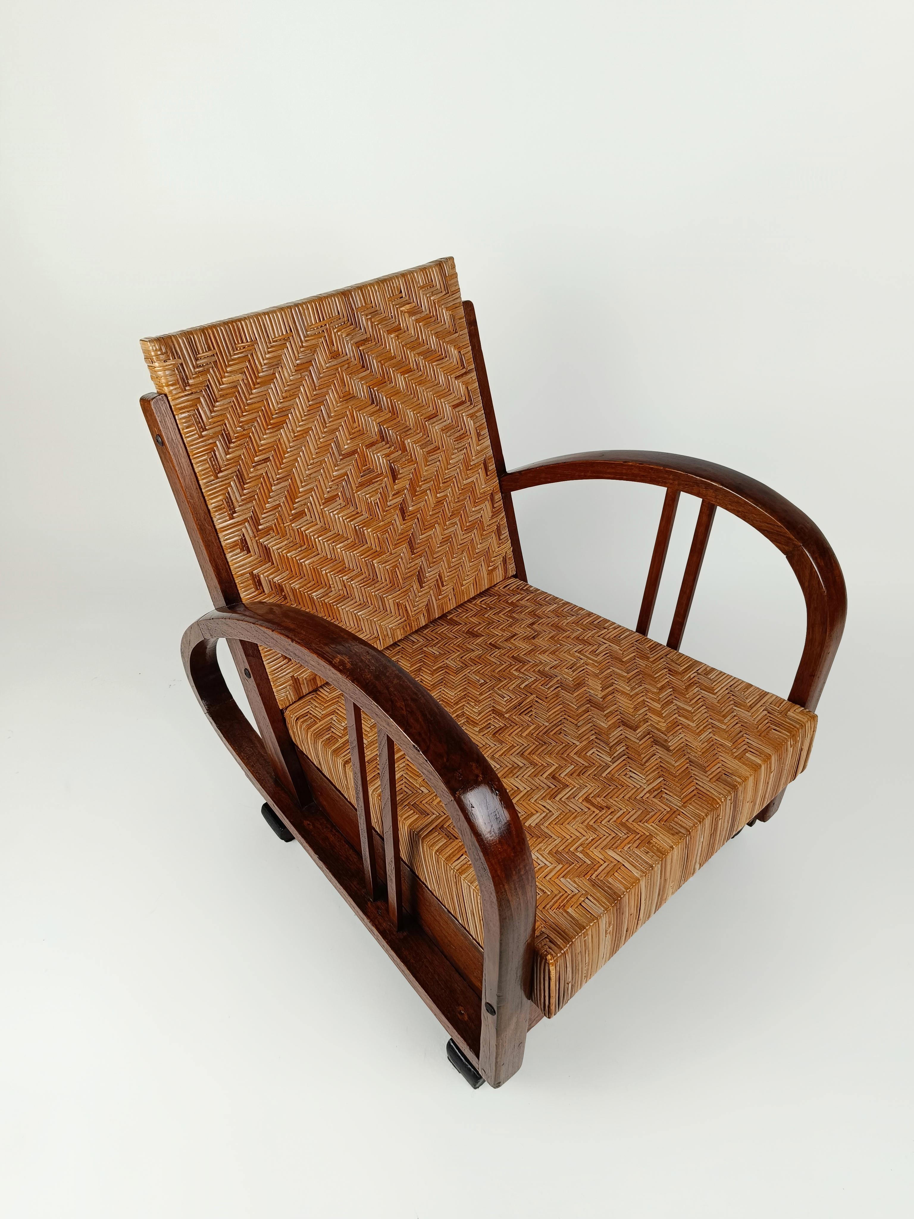 Paire de chaises longues Art déco en teck et rotin dans le style de Francis Jourdain en vente 9