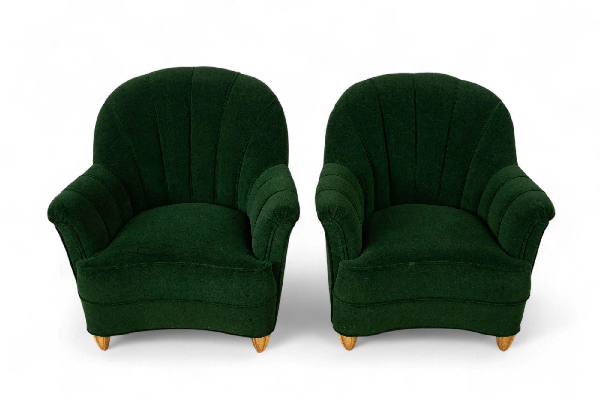Italian Pair of Art Deco Lounge Chairs with Green Mohair Channel Back, Italy For Sale