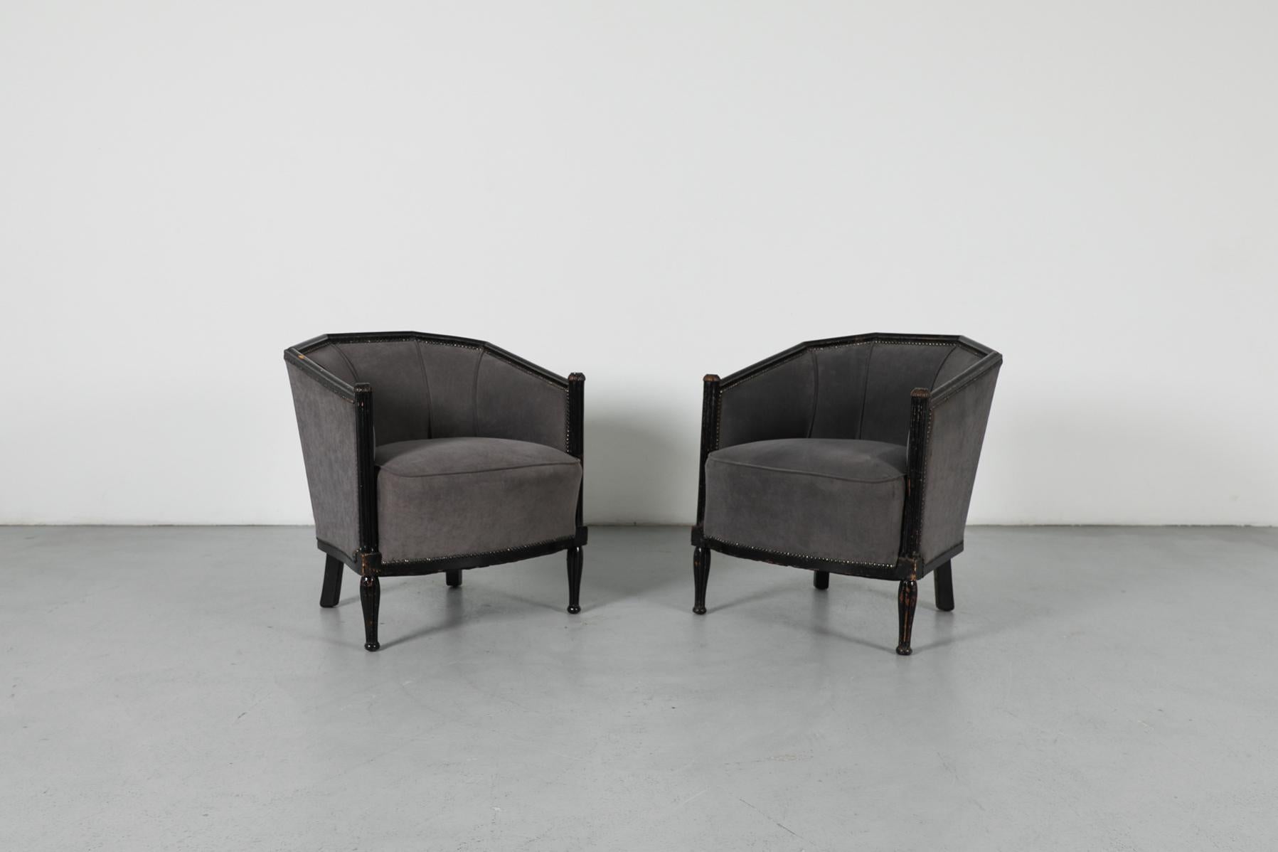 Pair of Art Deco Lounge Chairs with Upholstered Frame and Black Carved Wood en vente 10