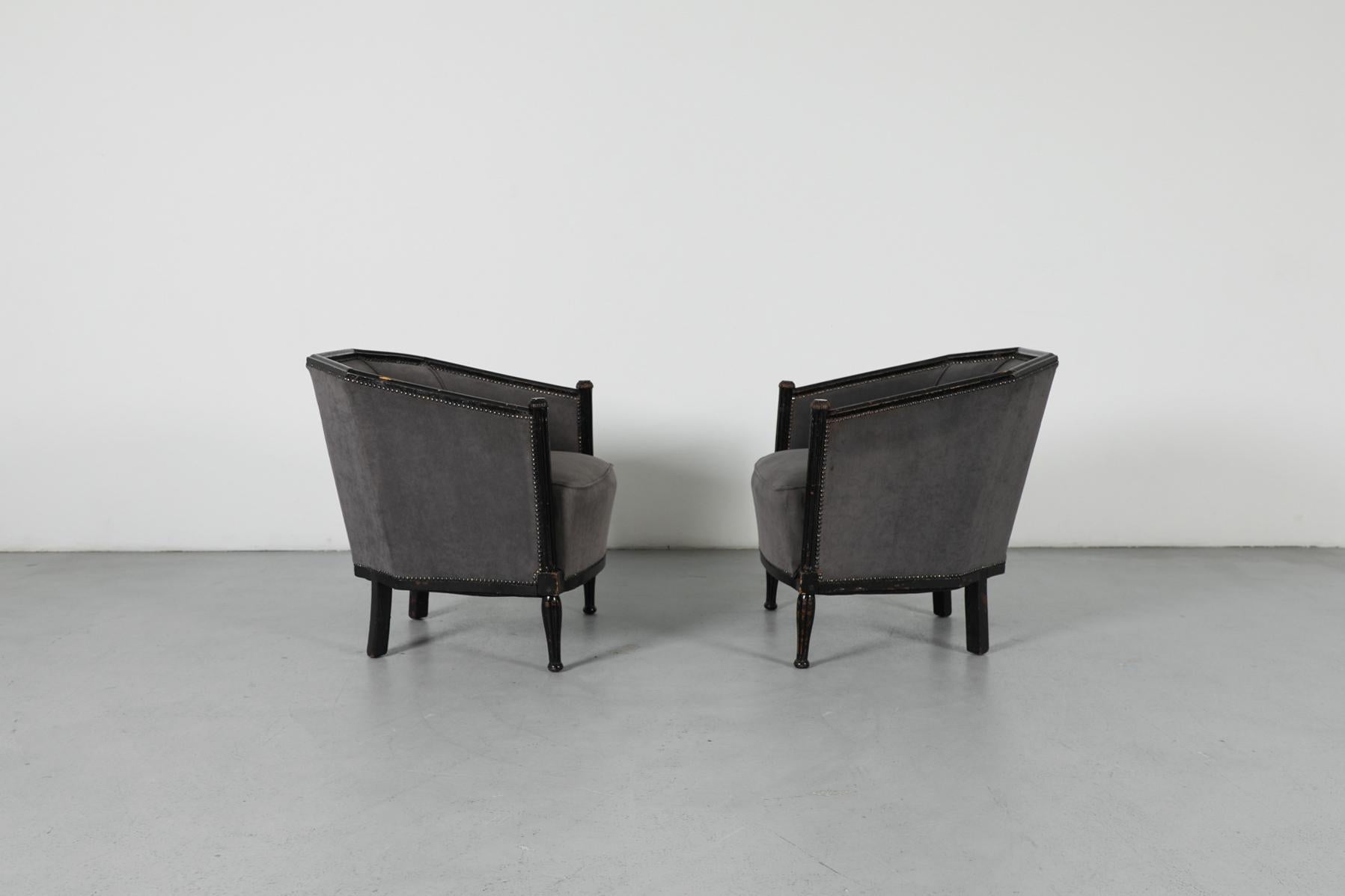 Art déco Pair of Art Deco Lounge Chairs with Upholstered Frame and Black Carved Wood en vente