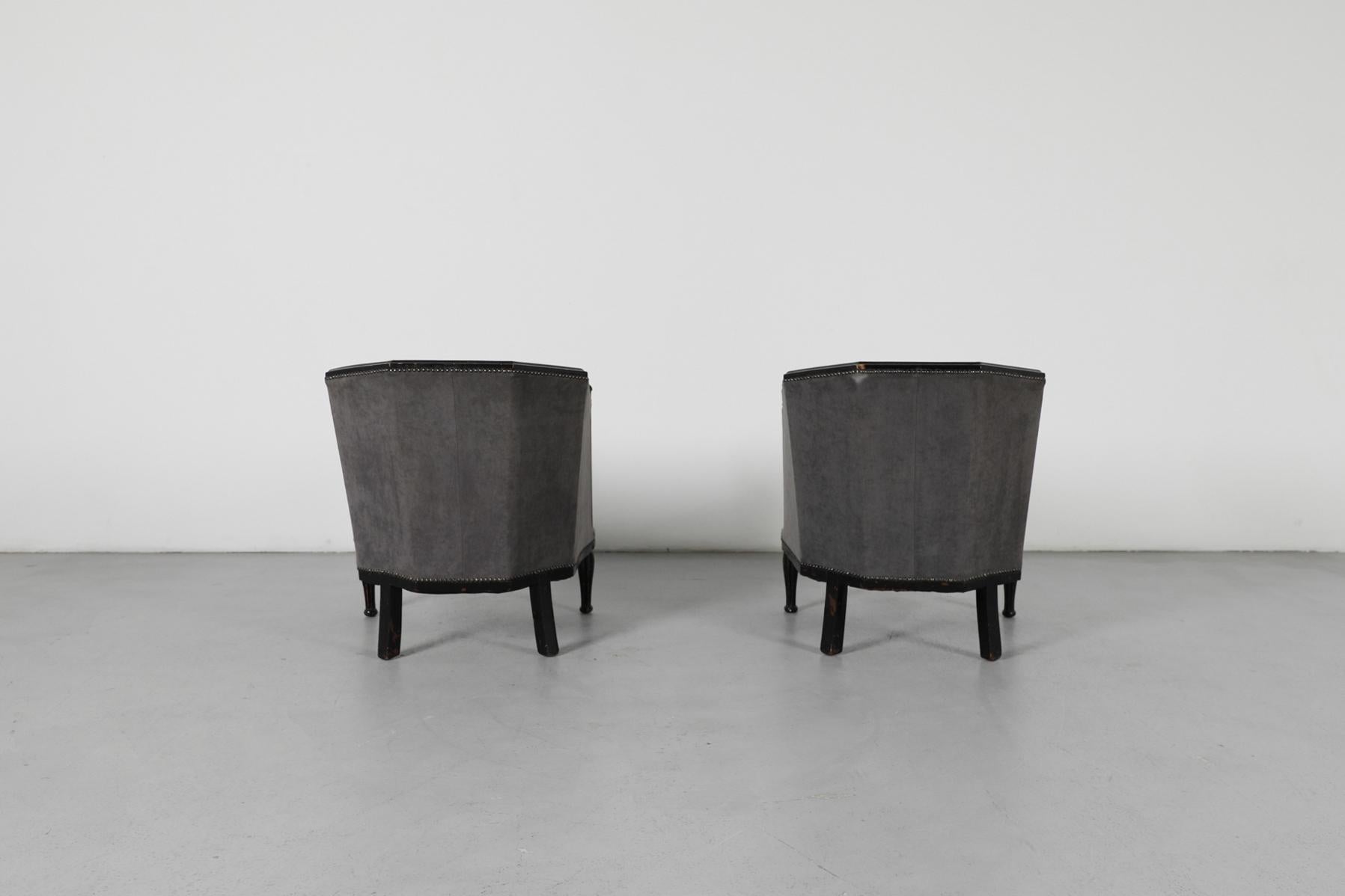 Laqué Pair of Art Deco Lounge Chairs with Upholstered Frame and Black Carved Wood en vente