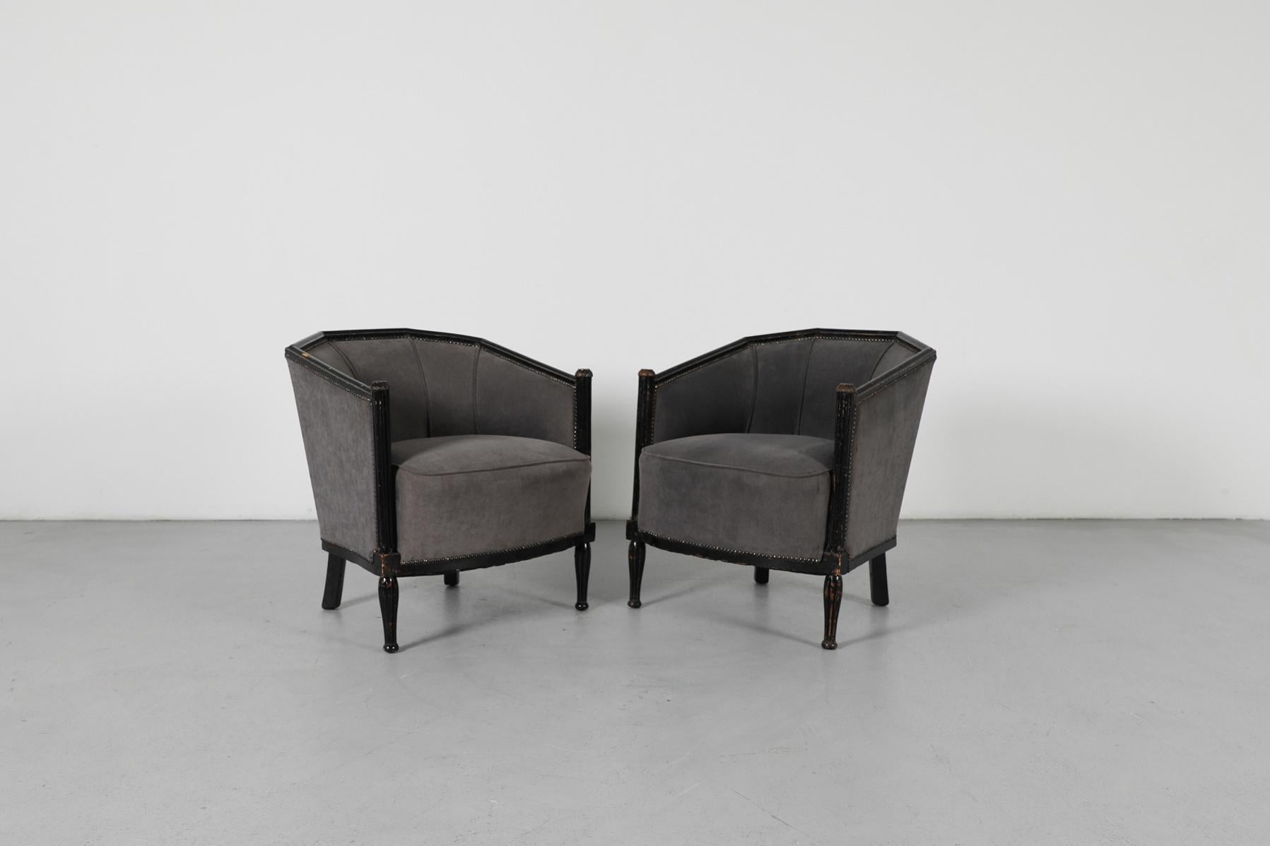 Début du 20ème siècle Pair of Art Deco Lounge Chairs with Upholstered Frame and Black Carved Wood en vente