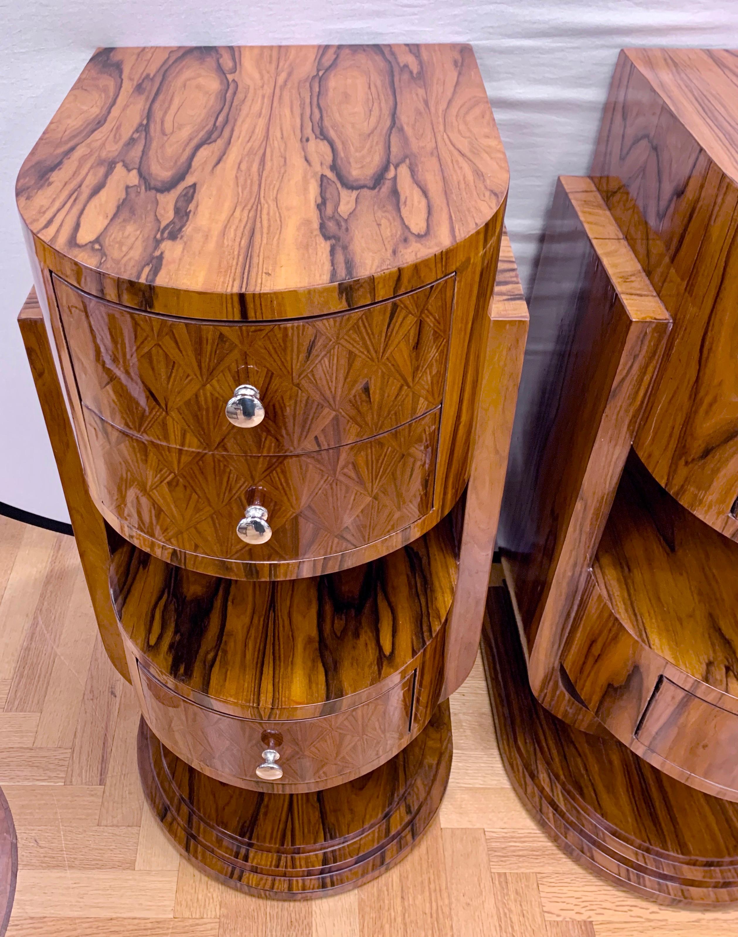 Italian Pair of Art Deco Macassar Wood Nightstands End Tables