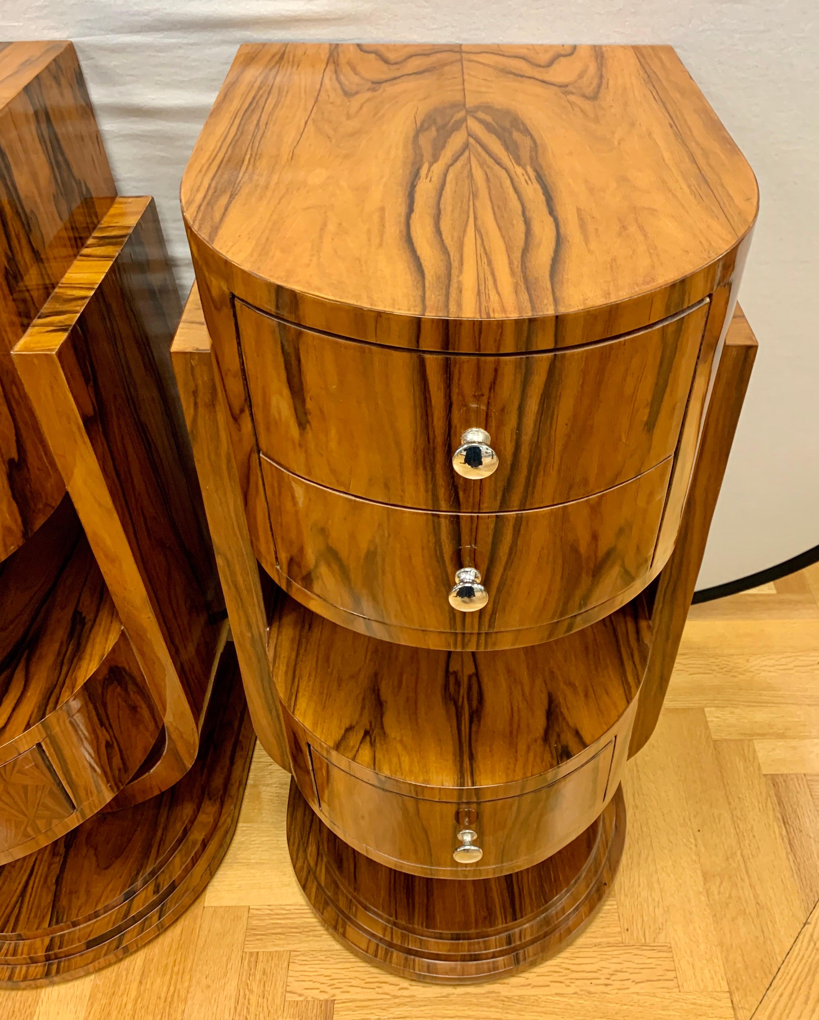 Pair of Art Deco Macassar Wood Nightstands End Tables In Good Condition In West Hartford, CT