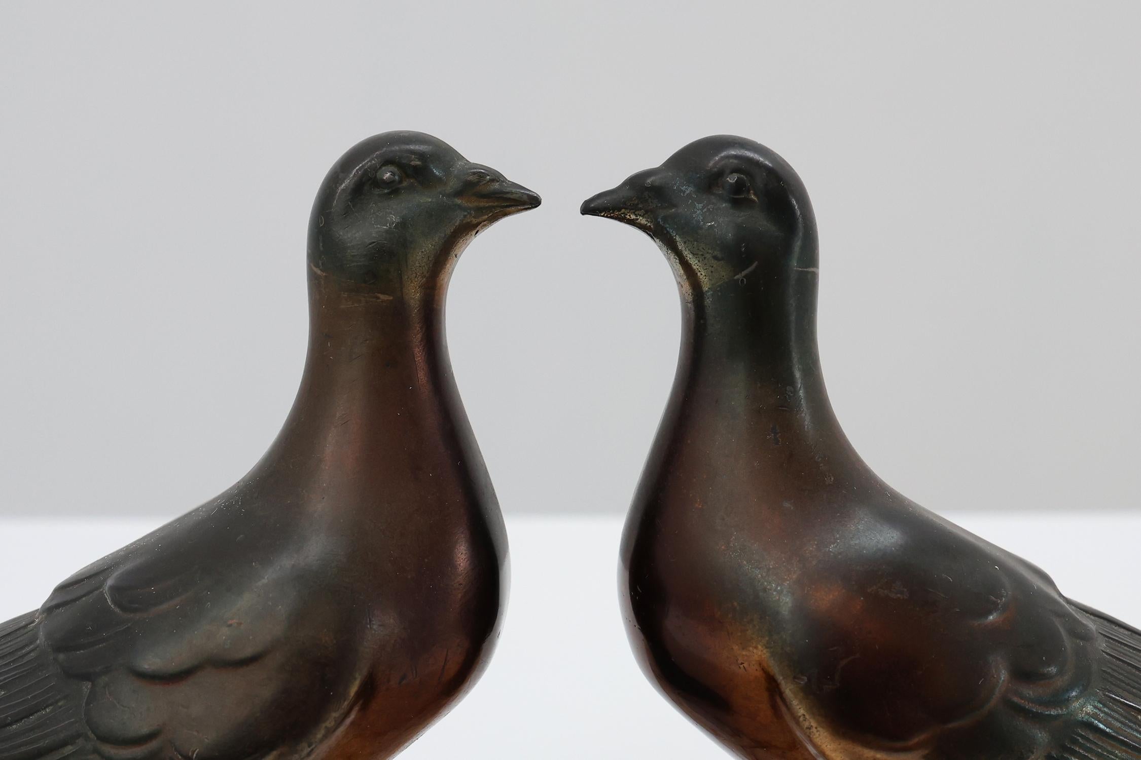 Belgian Pair of Art Deco marble and bronze “Dove” bookends, France 1930s For Sale