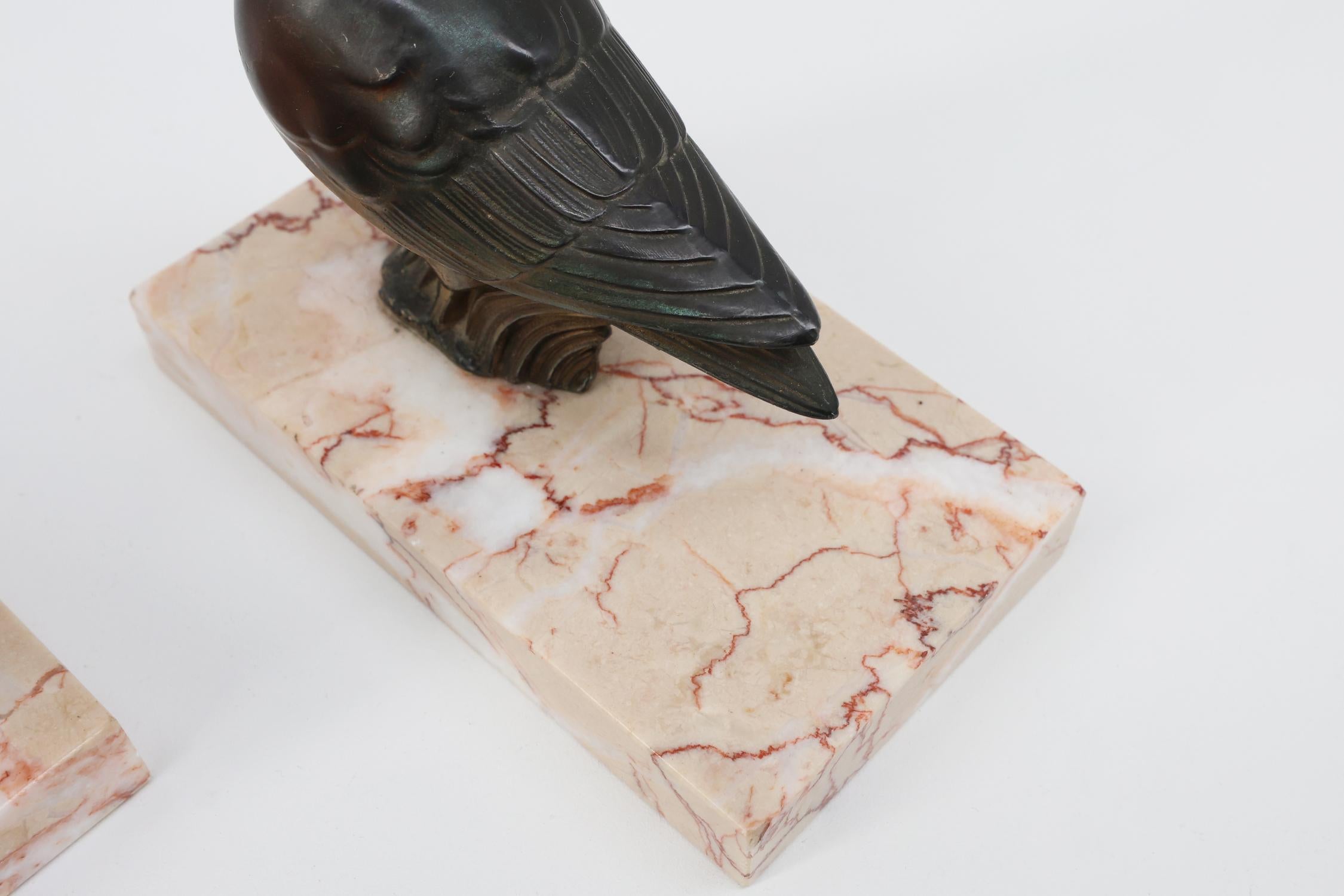 Pair of Art Deco marble and bronze “Dove” bookends, France 1930s For Sale 3