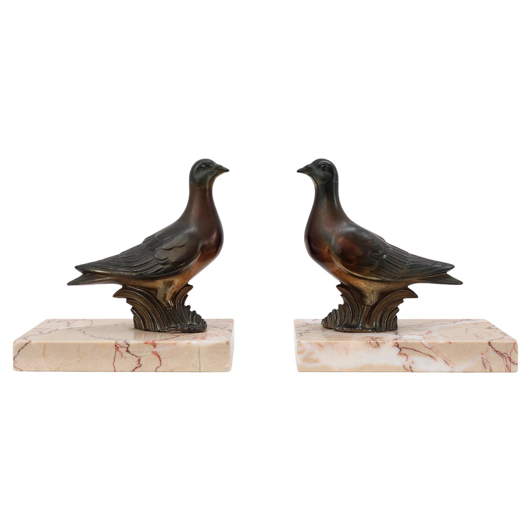 Pair of Art Deco marble and bronze “Dove” bookends, France 1930s For Sale