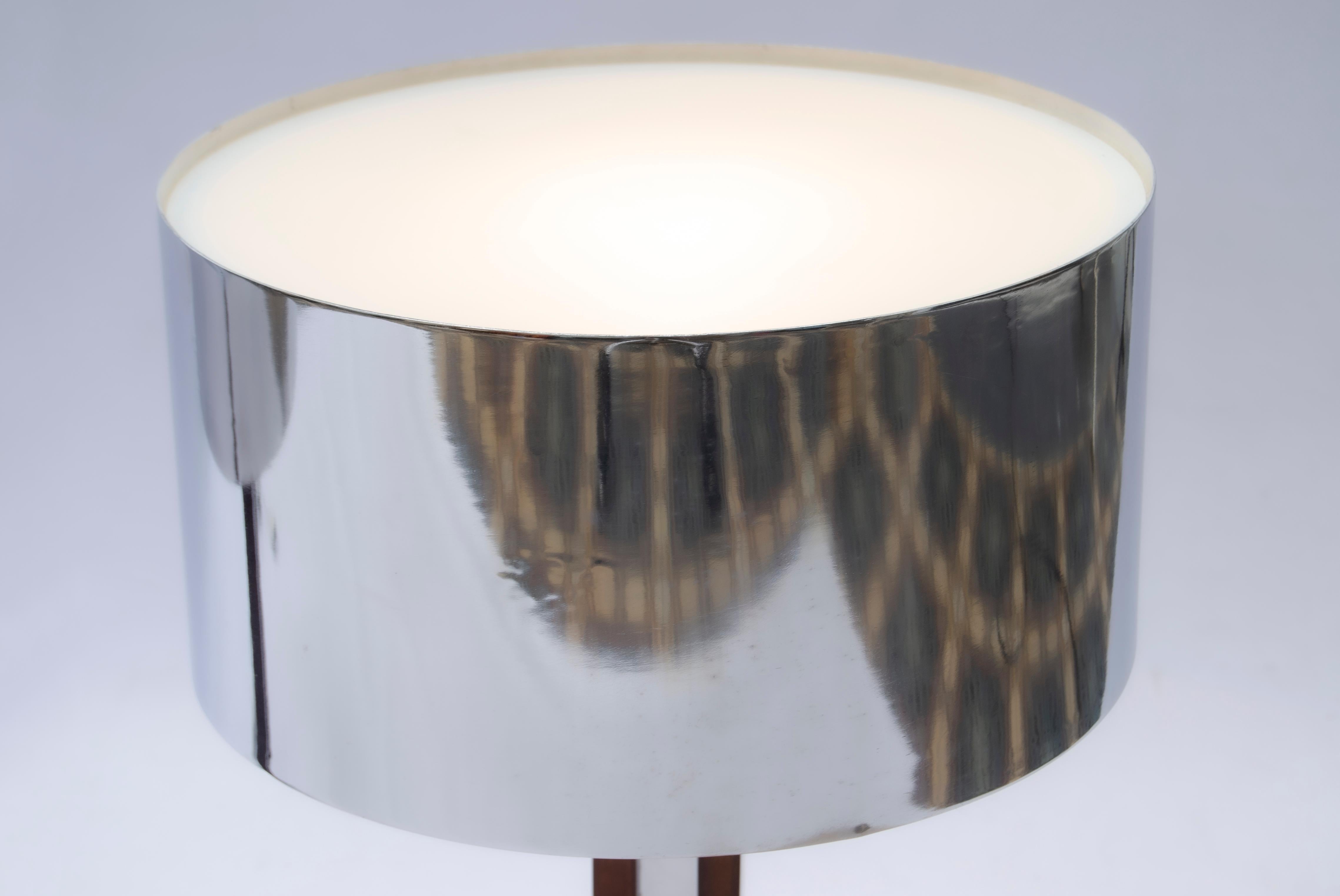 Français Paire de lampes Art déco en métal en vente