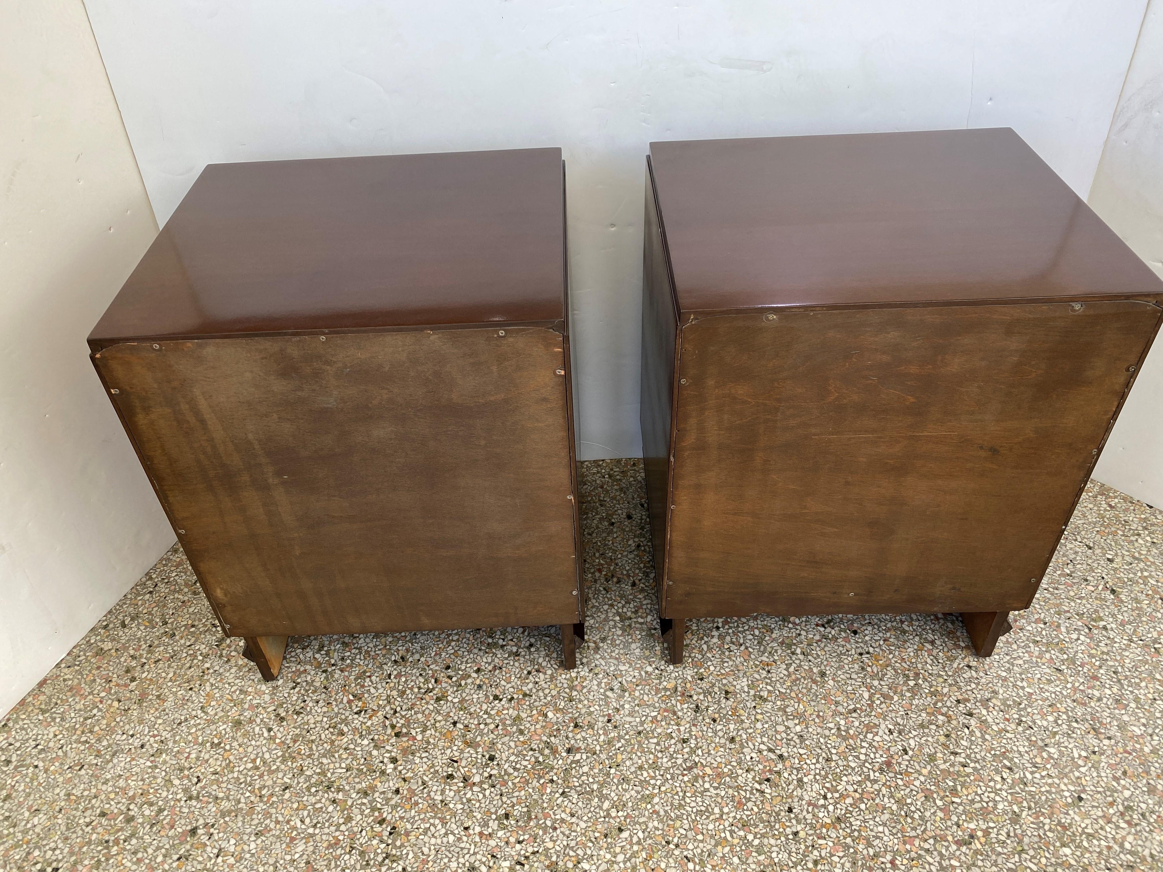 Pair of Art Deco Moderne Nightstands For Sale 7