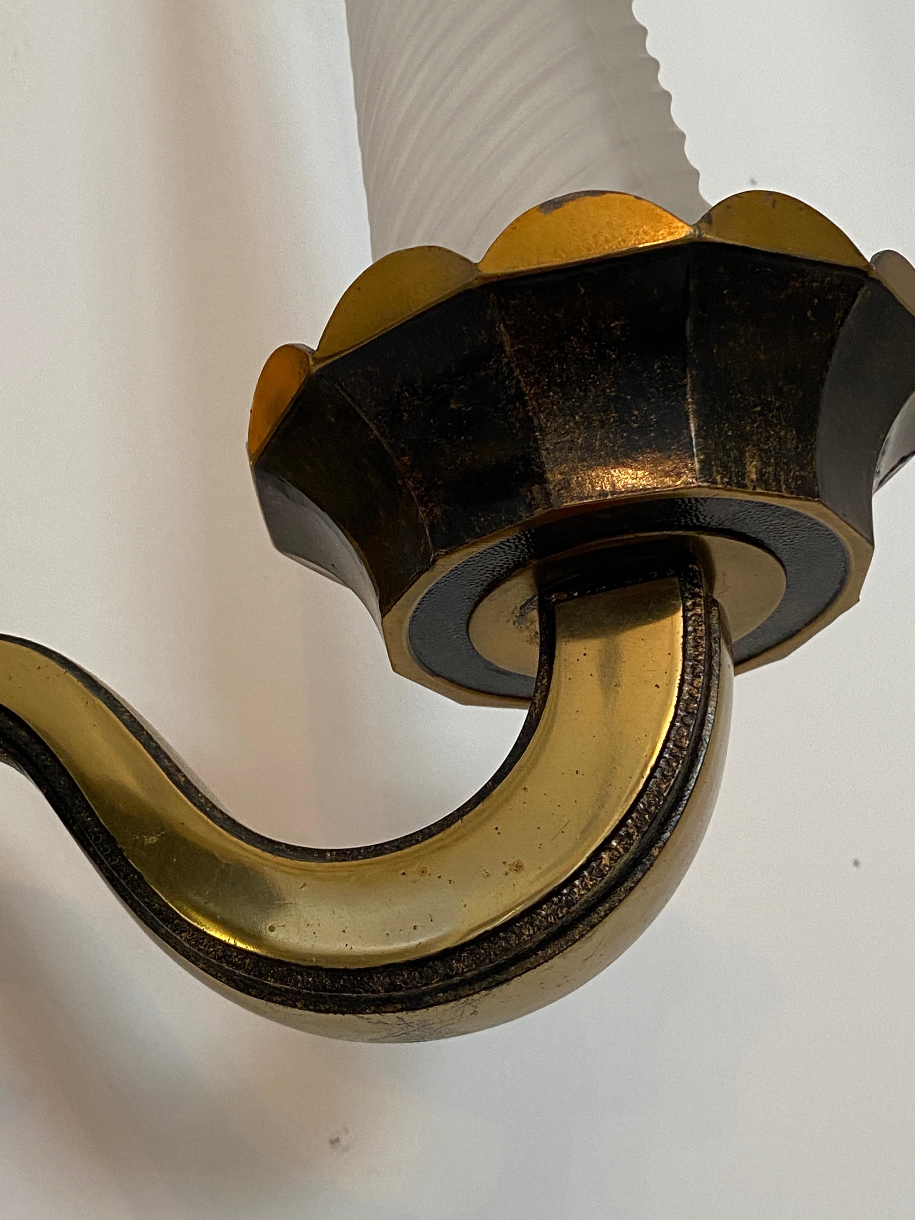 Pair of Art Deco Moderne Wall Sconces In Good Condition For Sale In West Palm Beach, FL