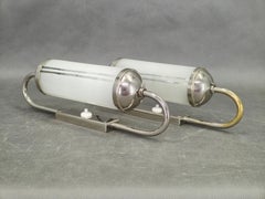 Ein Paar Wandleuchten aus Nickel und Glas im Art-Déco-Stil, 1930er Jahre
