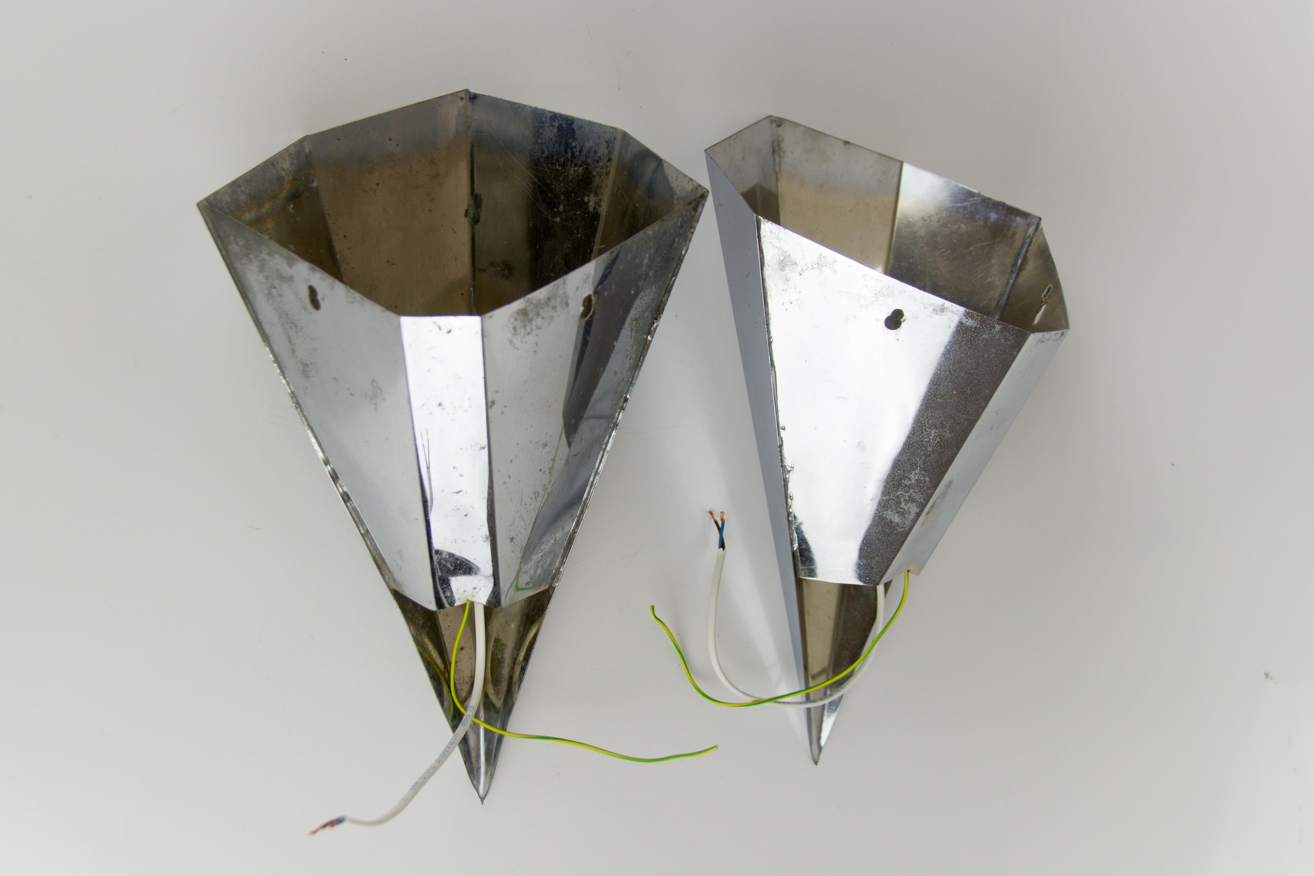 Pair of Art Deco Nickel-Plated Metal Prism Corner Wall Sconces, France, 1920s 6