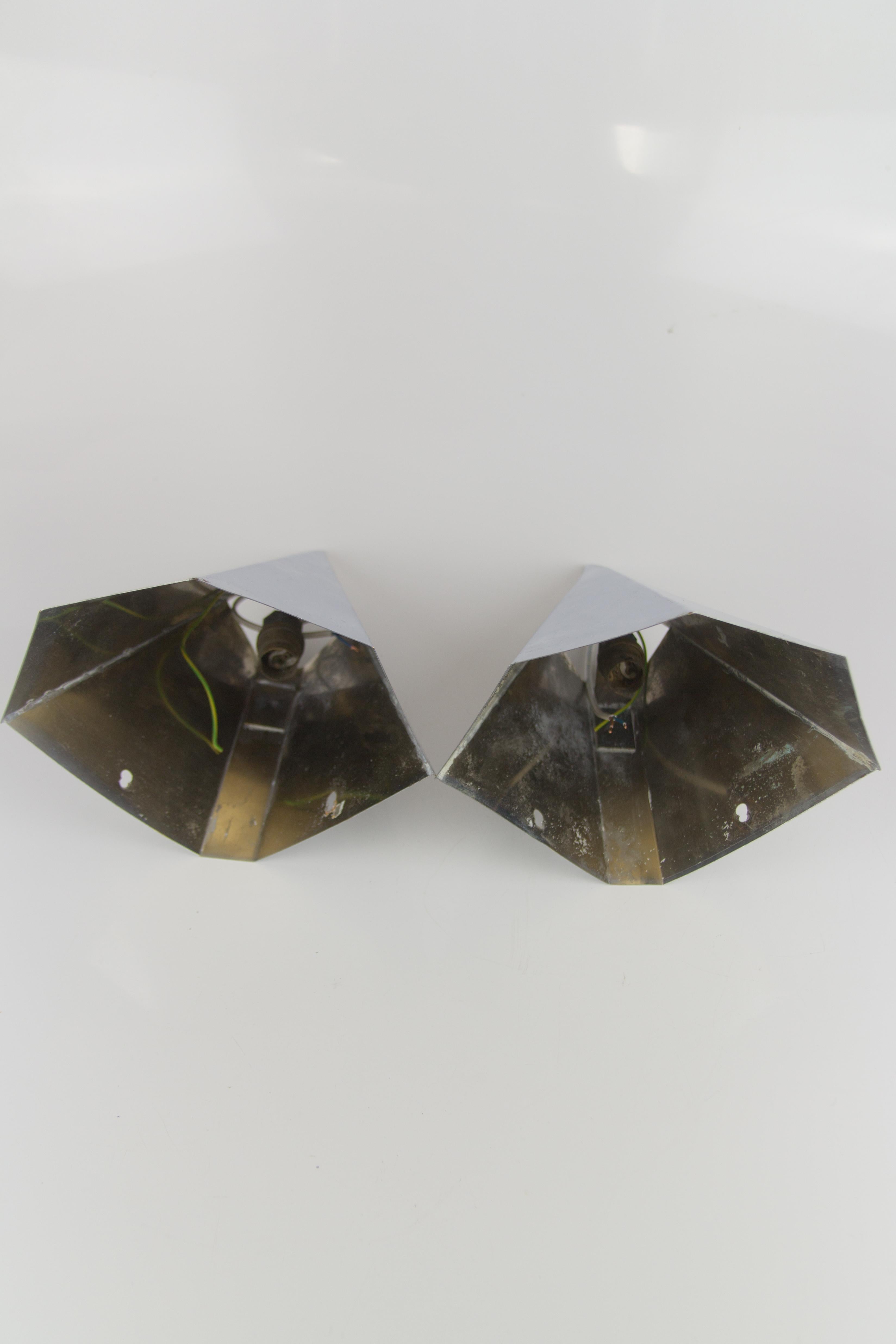 Pair of Art Deco Nickel-Plated Metal Prism Corner Wall Sconces, France, 1920s For Sale 9