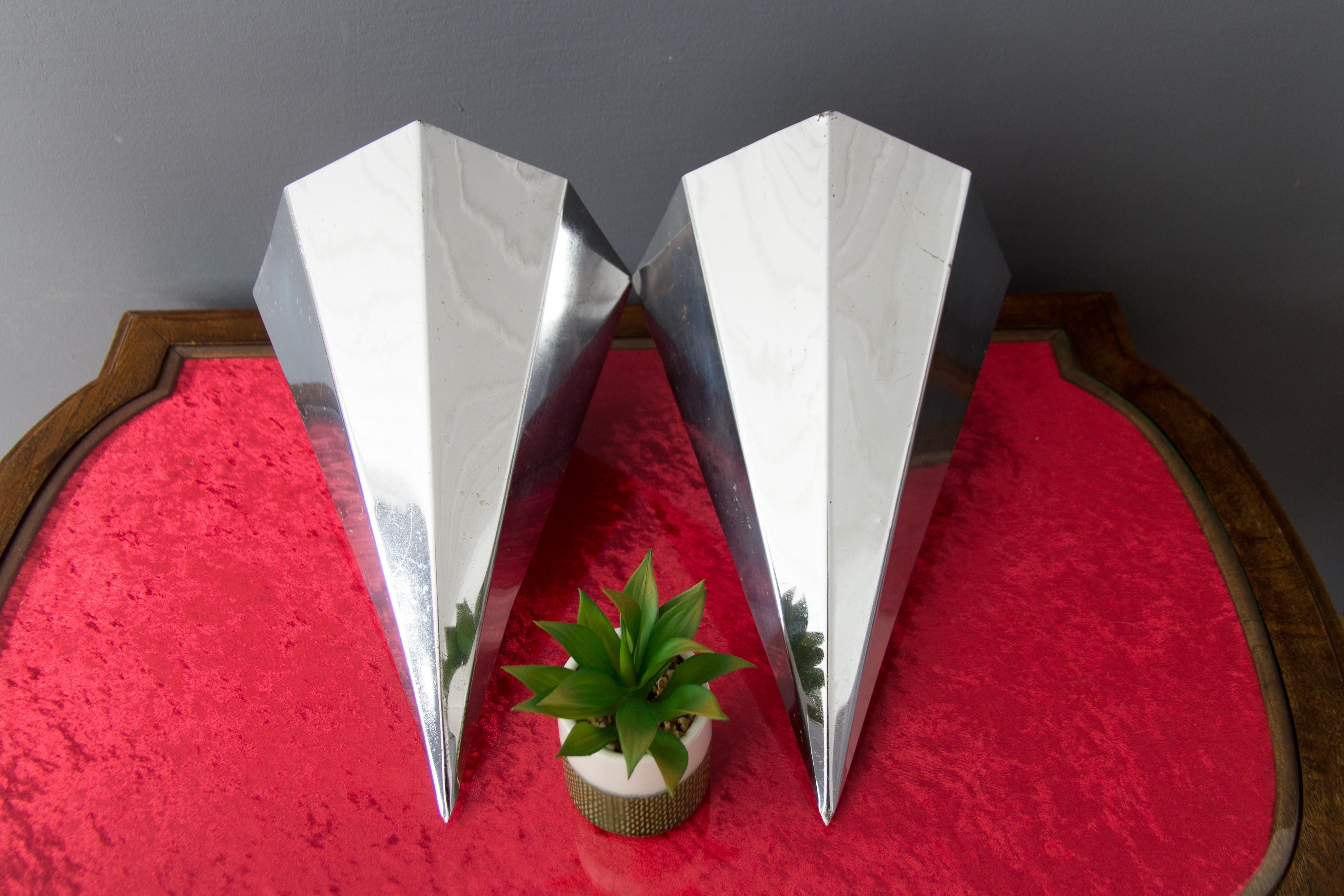 Early 20th Century Pair of Art Deco Nickel-Plated Metal Prism Corner Wall Sconces, France, 1920s For Sale