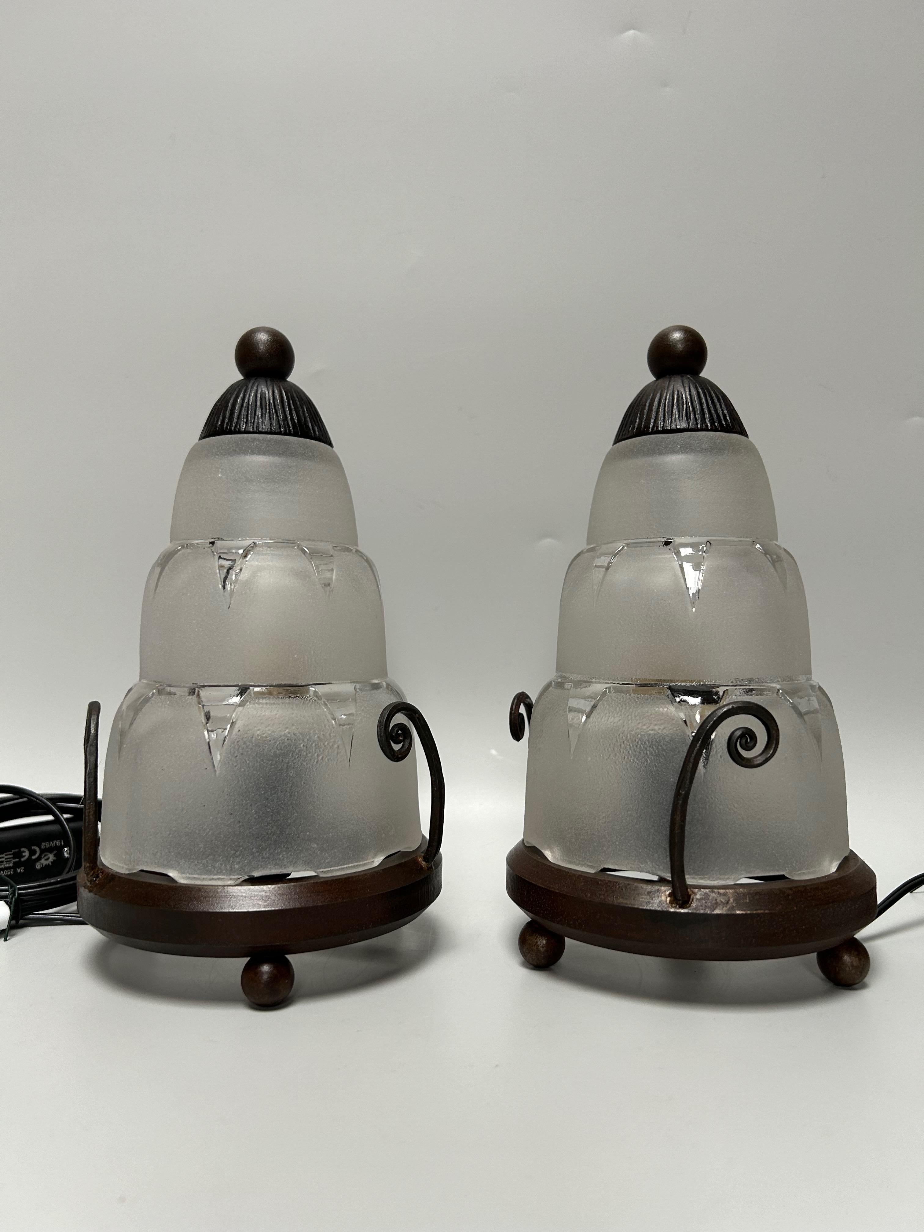 Français Paire de Lights Art Déco Modèle Cascade dans le style de Sabino en vente
