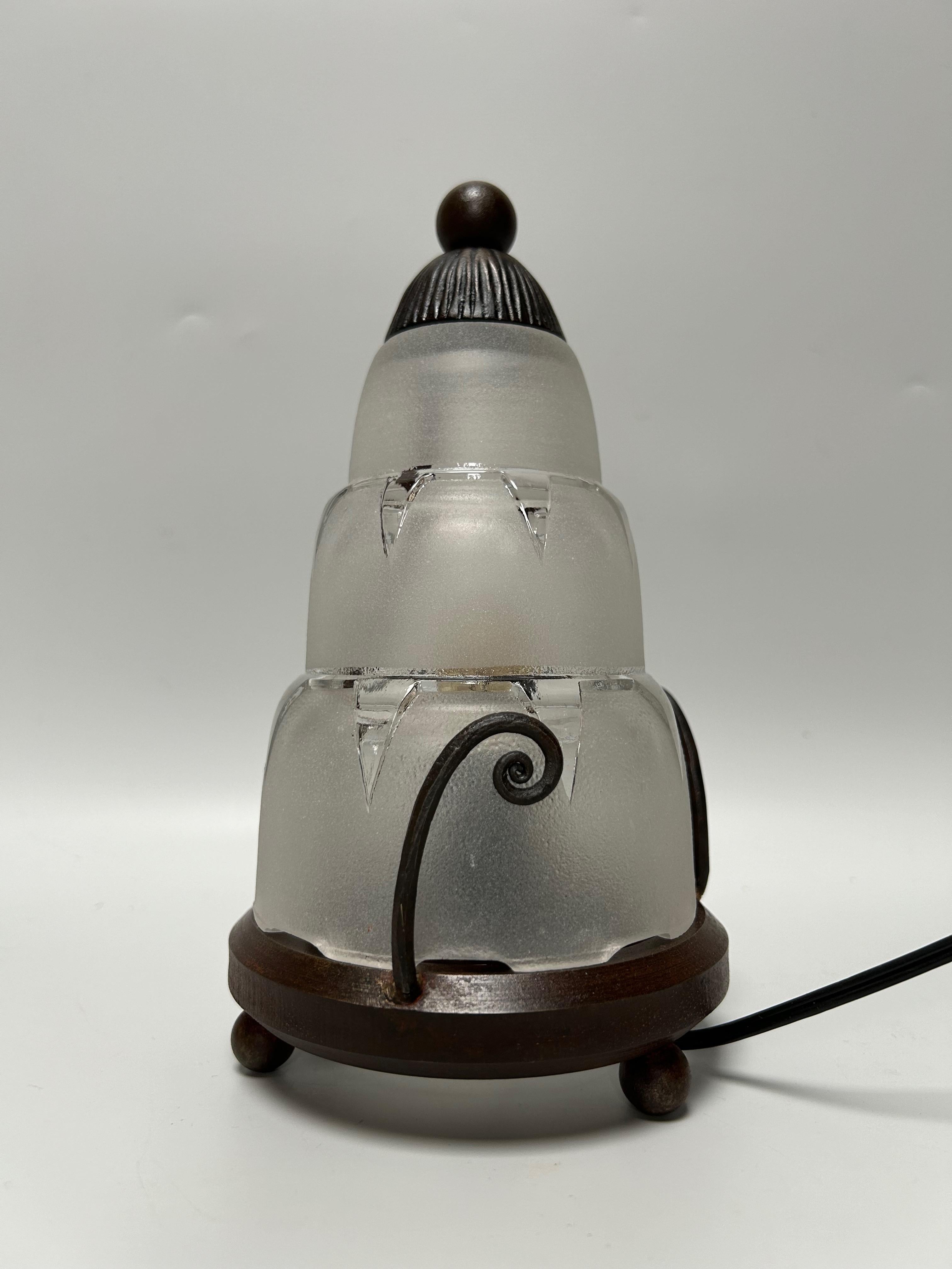 20ième siècle Paire de Lights Art Déco Modèle Cascade dans le style de Sabino en vente
