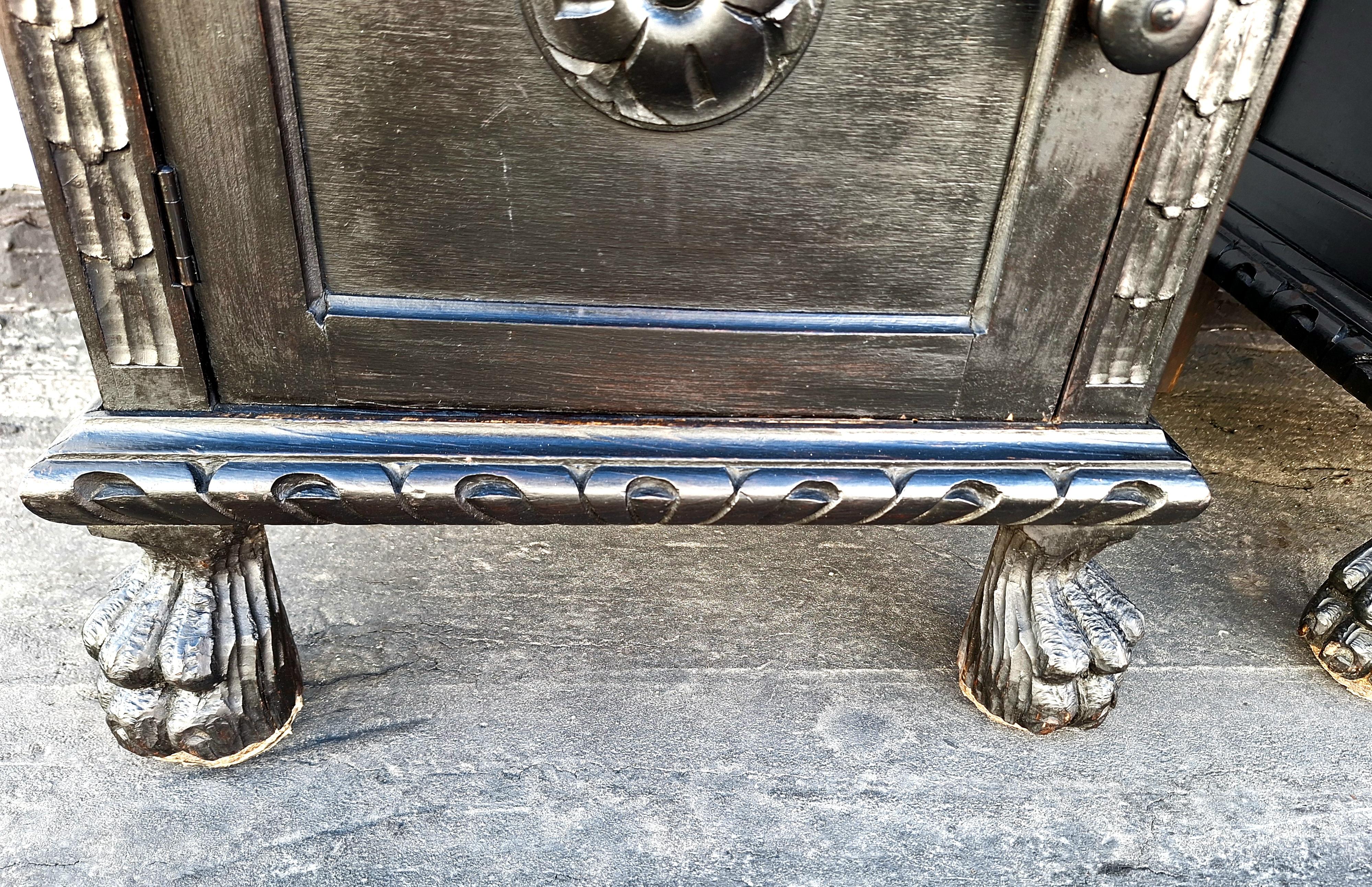 Pair of  Art Deco Night Stands In Good Condition For Sale In Los Angeles, CA